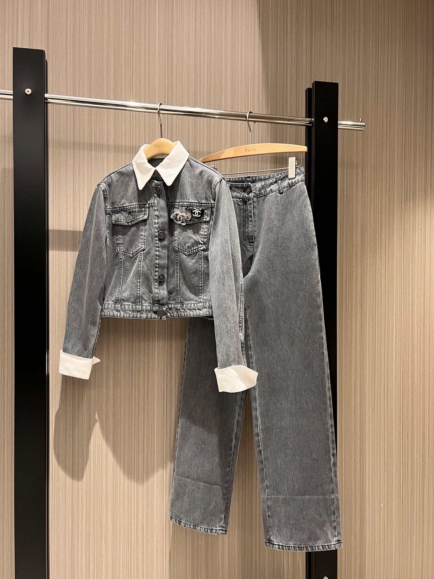 NO:314454,New color-blocked old washing cowboy suit Fake two-piece contrasting denim jacket rolled trousers legs jeans Delivered two brooch decorations Two-wear design collar sleeves are removable Fashion and casual SML, jeans, jackets & coats, brooch, breastpin, alexander wang19860909新款拼色做旧洗水牛仔套装 假两件撞色牛仔外套反卷裤脚牛仔裤 配送两款胸针装饰 两穿设计衣领袖口可拆卸 时尚休闲 SML,,jeans,jackets & coats,brooch，breastpin,alexander wang,Women's clothing