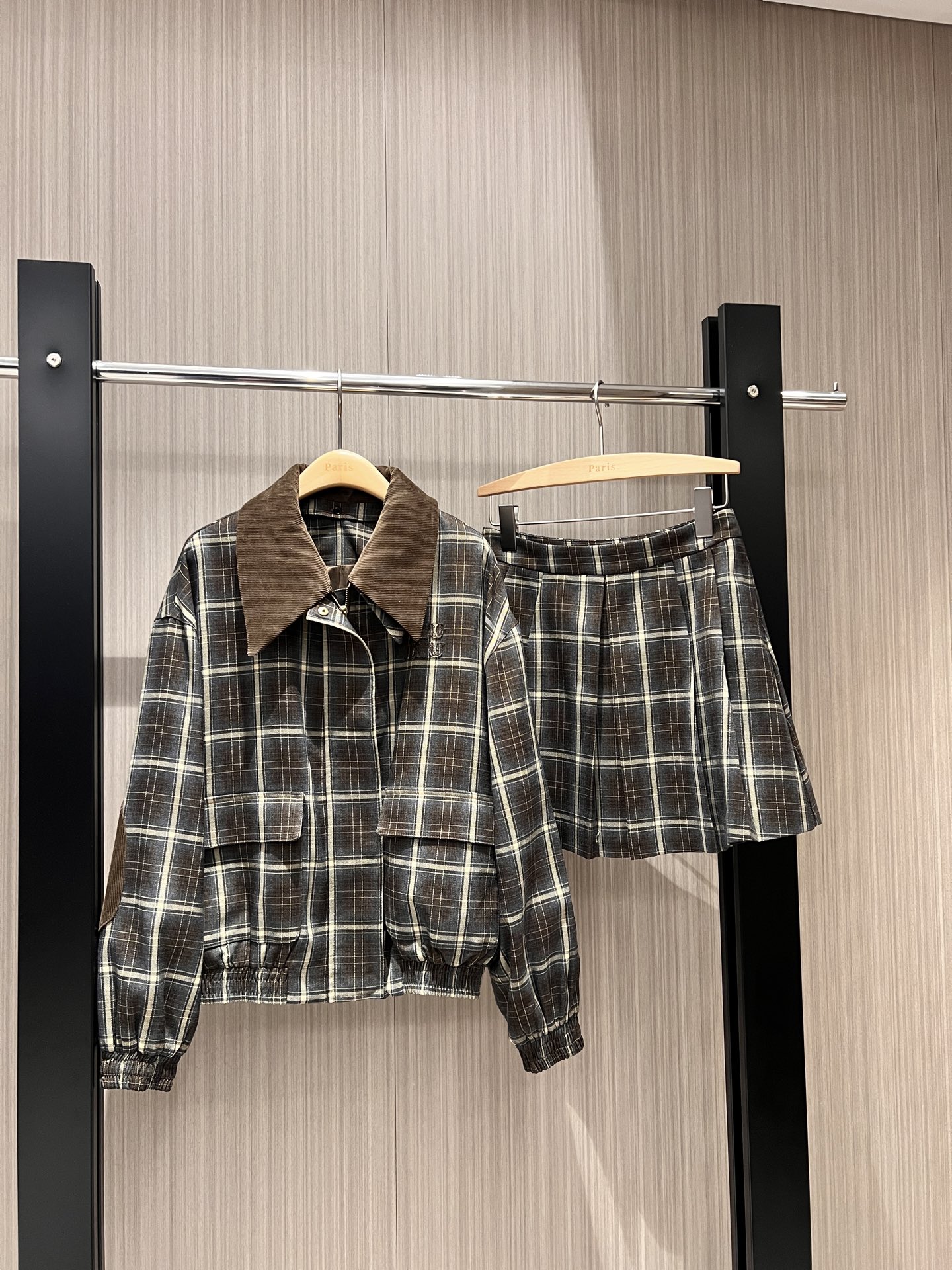 NO:315805,New spliced ​​corduroy double-collar jacket jacket, collar removable and match with the same pleated skirt, skirt pants sleeve splicing patch design, college style, casual age-reducing, retro versatile SML jacket, skirt, skirt, skirts, jackets & coats, jackets & coats, alexander wang19860909新款拼接灯芯绒双领夹克外套 衣领可拆卸搭配同款百褶半裙 裙裤袖子拼接补丁设计 学院风 休闲减龄 复古百搭 SML 外套 半裙,,skirts,jackets & coats,jackets & coats,alexander wang,Women's clothing