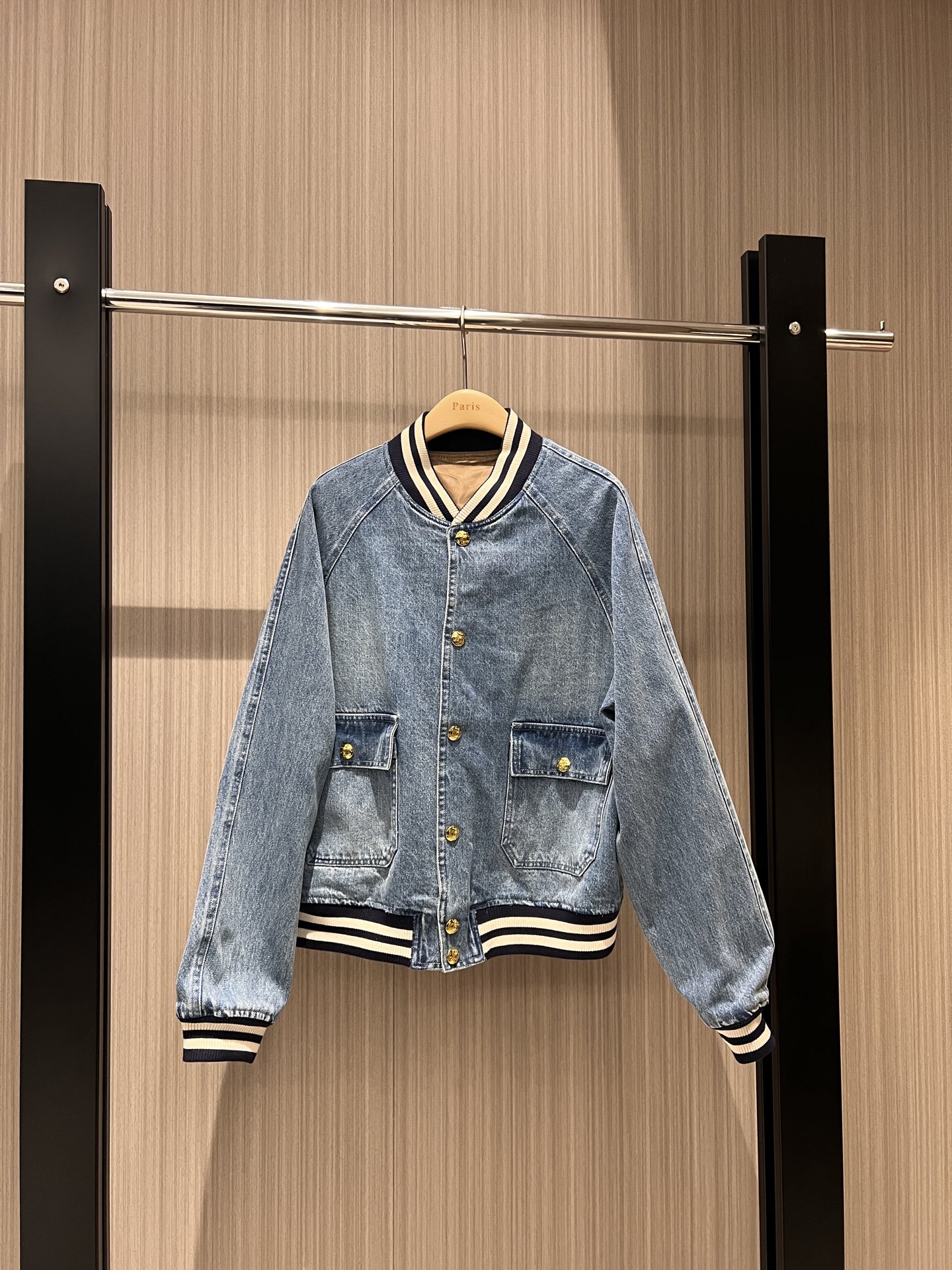 NO:315821,New retro wash denim stand collar baseball uniform jacket bomber jacket towel embroidered letter logo striped neckline cuff splicing sweet and cool casual age-reducing versatile SML,, jackets & coats, jackets & coats, alexander wang19860909新款复古洗水 牛仔立领棒球服外套飞行员夹克背后毛巾刺绣字母logo 条纹领口袖口拼接 甜酷休闲 减龄百搭SML,,jackets & coats,jackets & coats,alexander wang,Women's clothing