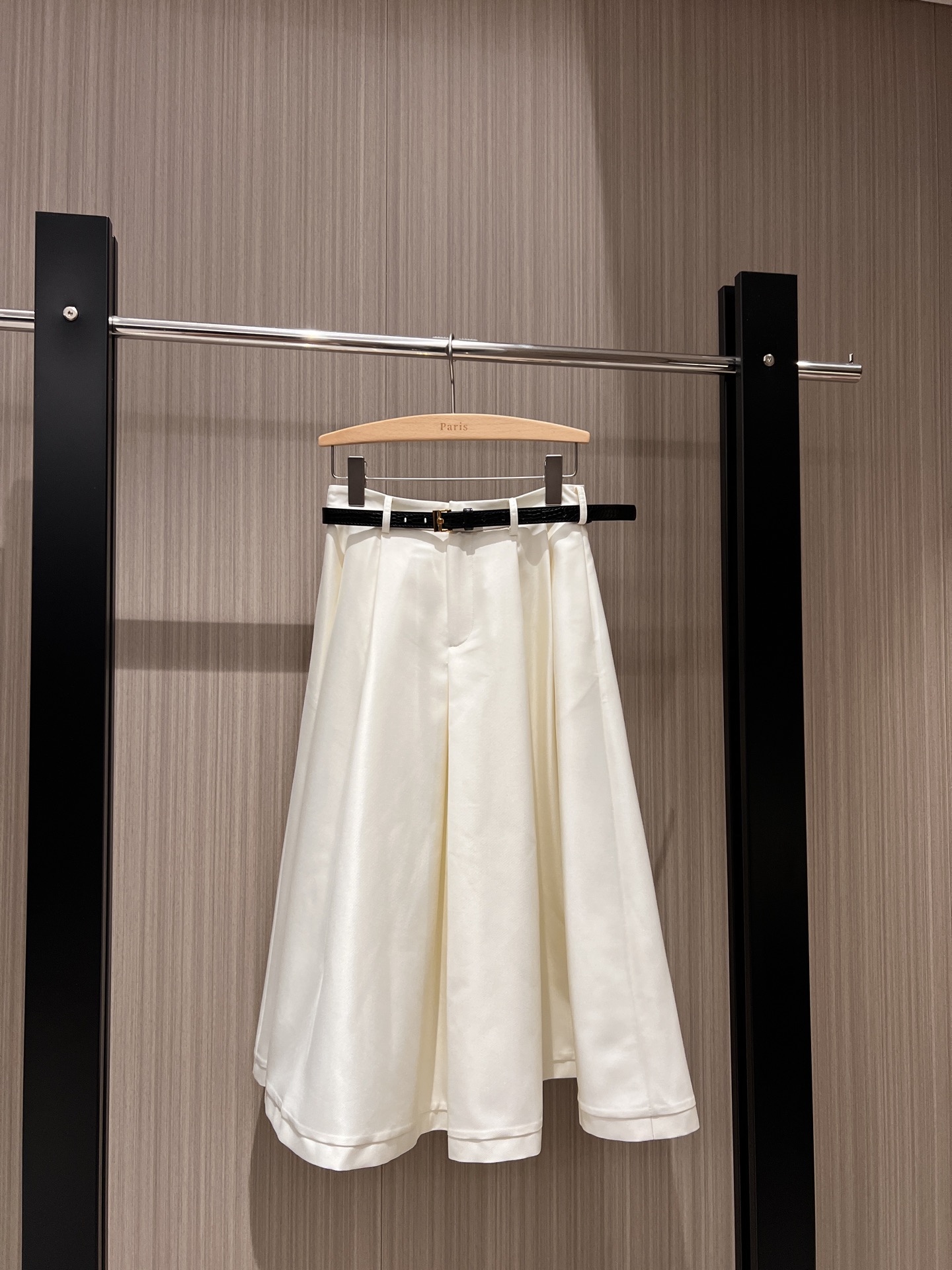 NO:315817,Recommended new BV small belt decorative pleated skirt delivery belt, large umbrella skirt, elegant temperament on both sides of pockets, goddess must have, age-reducing versatile, black and white SML 82360240,,bottega veneta, skirts,alexander wang19860909推荐新款BV小腰带装饰压褶半裙配送腰带 大摆伞裙 两侧口袋优雅气质 女神必备 减龄百搭 黑色白色 SML 82360240,,bottega veneta,skirts,alexander wang,Women's clothing