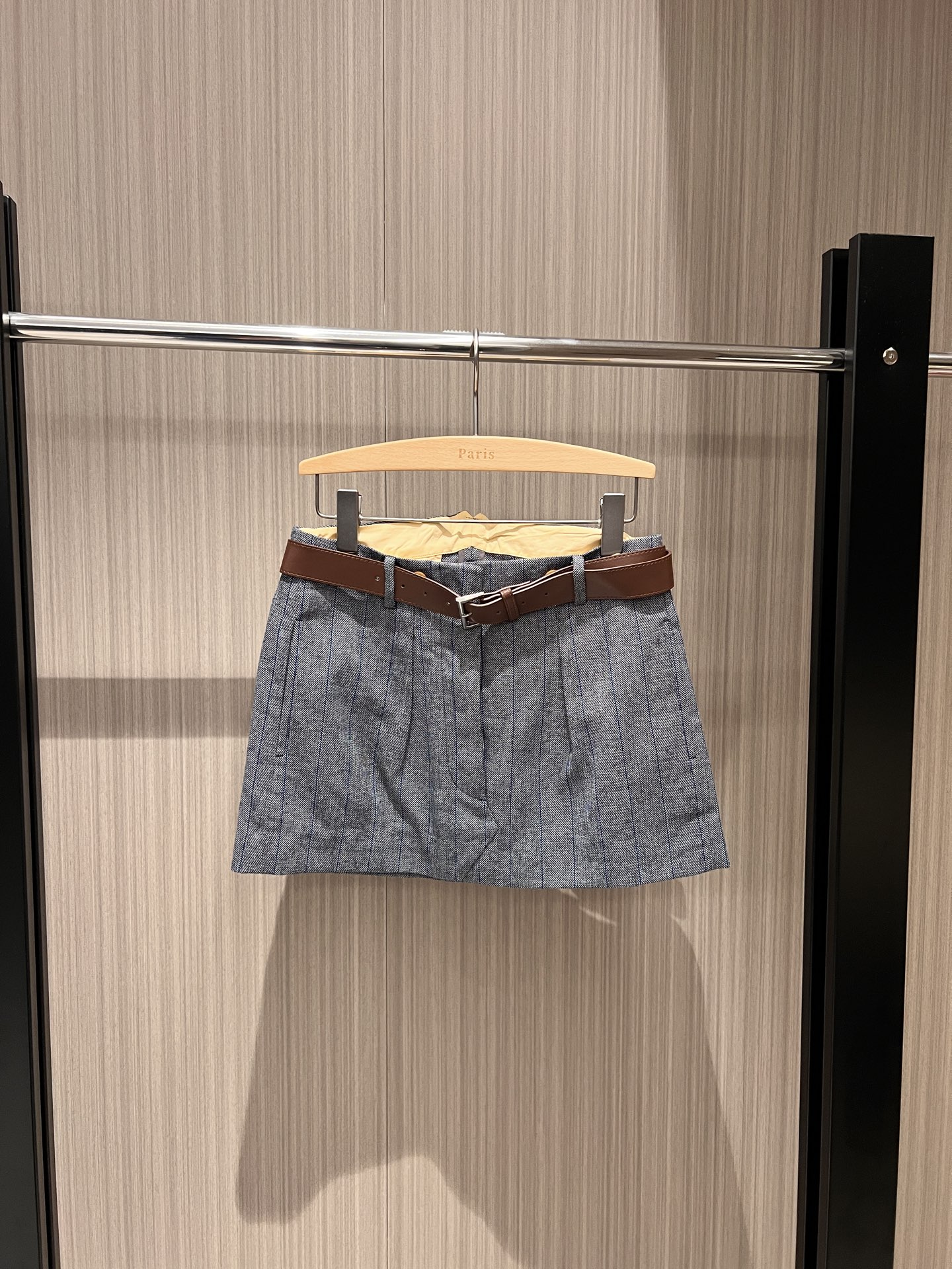 NO:316909,New retro striped suit short skirt and skirt, delivery belt with pockets on both sides, match the same suit jacket, cool style, salty, sweet and age-reducing versatile SML,, skirts, jackets & coats, business suit, alexander wang19860909新款复古条纹西装短裙半裙 配送腰带两侧有口袋 搭同款西装外套 帅酷风 可盐可甜减龄百搭 SML,,skirts,jackets & coats,business suit,alexander wang,Women's clothing