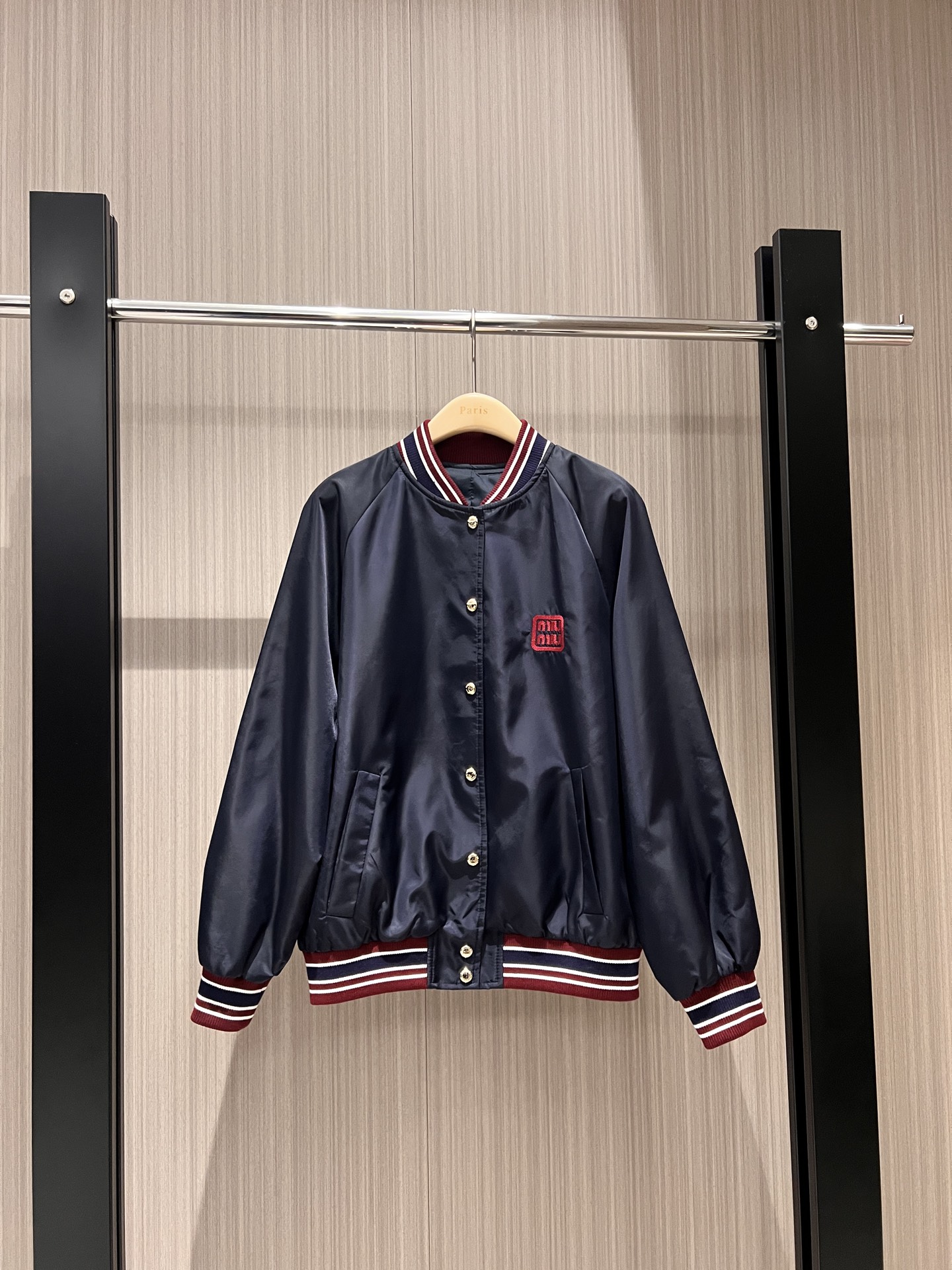 NO:316881,New style recommended chest embroidery logo decoration striped ribbed stand collar baseball uniform jacket casual loose sweet cool handsome age-reducing versatile dark blue pink white SML, jackets & coats, alexander wang19860909新款推荐胸前刺绣logo装饰 条纹罗纹立领棒球服外套休闲宽松 甜酷帅气 减龄百搭 深蓝粉色白色SML,,jackets & coats,alexander wang,Women's clothing