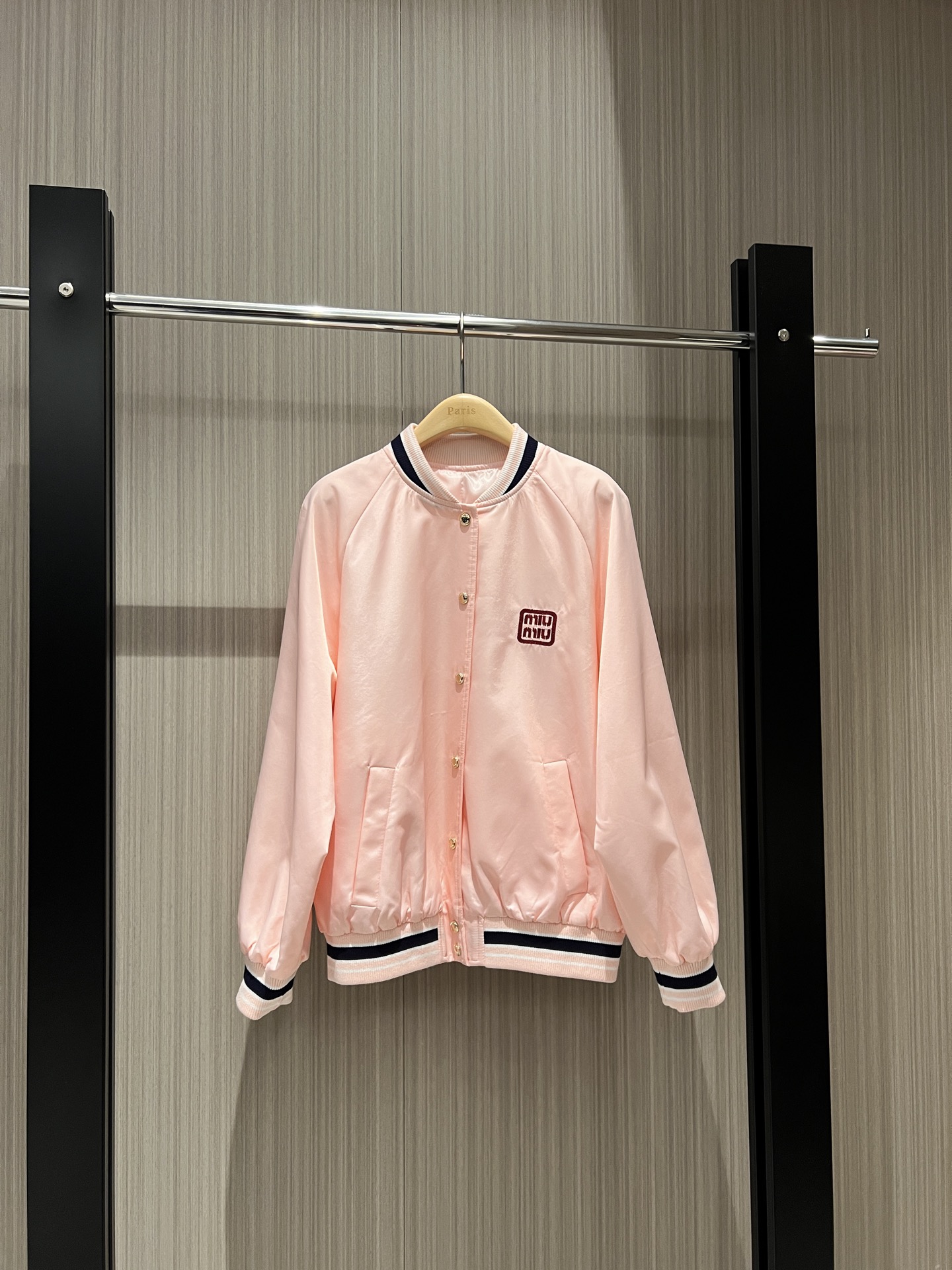 NO:316866,New style recommended chest embroidery logo decoration striped ribbed stand collar baseball uniform jacket casual loose sweet cool handsome age-reducing versatile dark blue pink white, jackets & coats, alexander wang19860909新款推荐胸前刺绣logo装饰 条纹罗纹立领棒球服外套休闲宽松 甜酷帅气 减龄百搭 深蓝粉色白色,,jackets & coats,alexander wang,Women's clothing