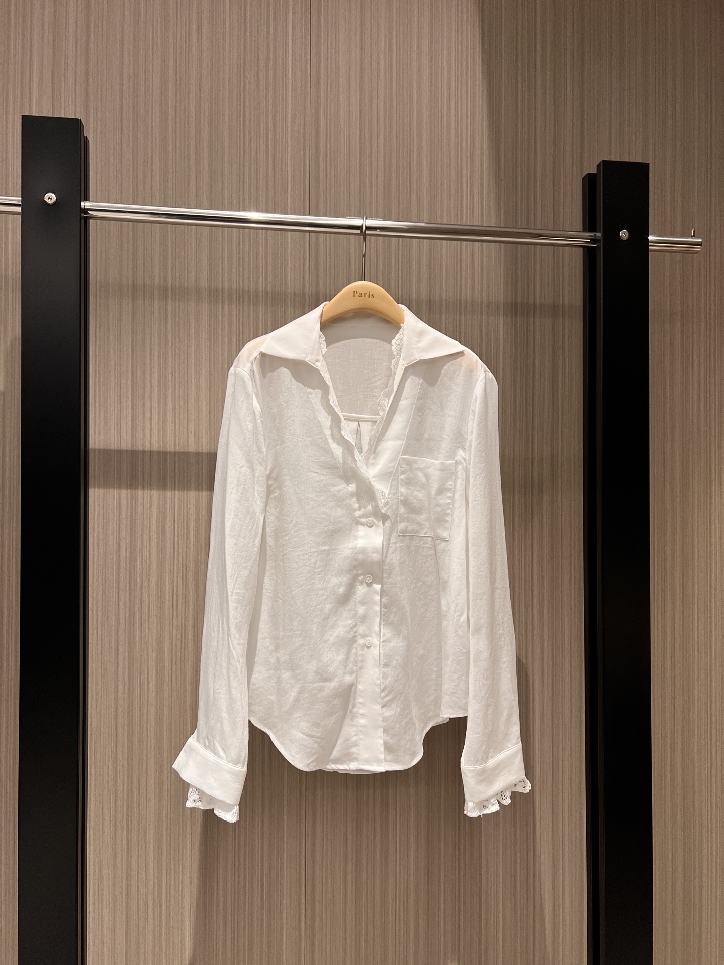 NO:306833,New lace edge splicing V-neck shirt fake two-piece design, careful dressing, casual and age-reducing versatile SML, alexander wang19860909新款蕾丝边拼接V领衬衣假两件设计 小心机穿搭气质休闲 减龄百搭 SML,,alexander wang,Women's clothing