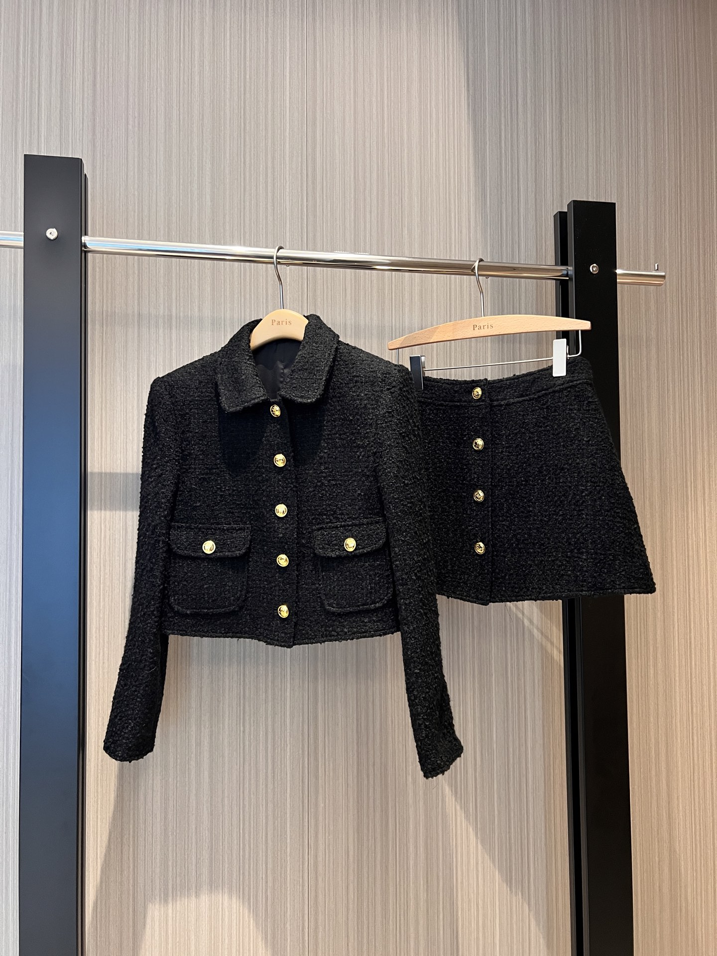 NO:306837,New Arc de Triomphe gold buckle, lapel tweed suit, molded gold buckle, playful single-breasted skirt, A-line style, sweet and cute, age-reducing versatile SML,, skirts, alexander wang19860909新款凯旋门金扣 翻领粗花呢套装 开模金扣 搭配俏皮单排扣半裙 A字版型 甜美可爱 减龄百搭SML,,skirts,alexander wang,Women's clothing