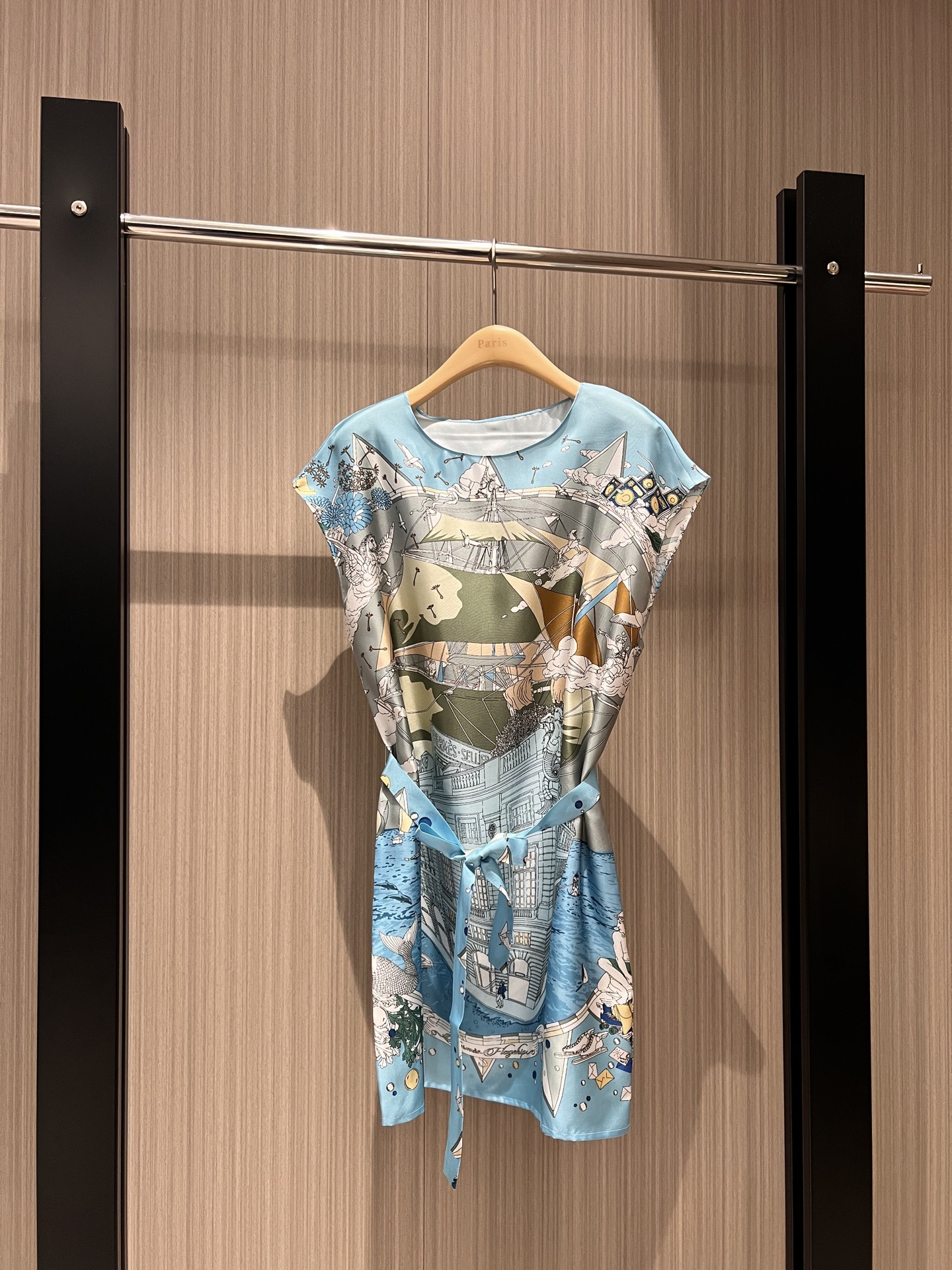 NO:307354,New French simple printed heavy silk twill dress with belt and waist slimming, simple design and tailoring vacation and leisure, age-reducing versatile blue and white S-XL, skirts, real silk, alexander wang19860909新款法式简级印花重磅真丝斜纹连衣裙系腰带收腰显瘦 机简设计剪裁度假休闲 减龄百搭 蓝色白色 S-XL,,skirts,real silk,alexander wang,Women's clothing