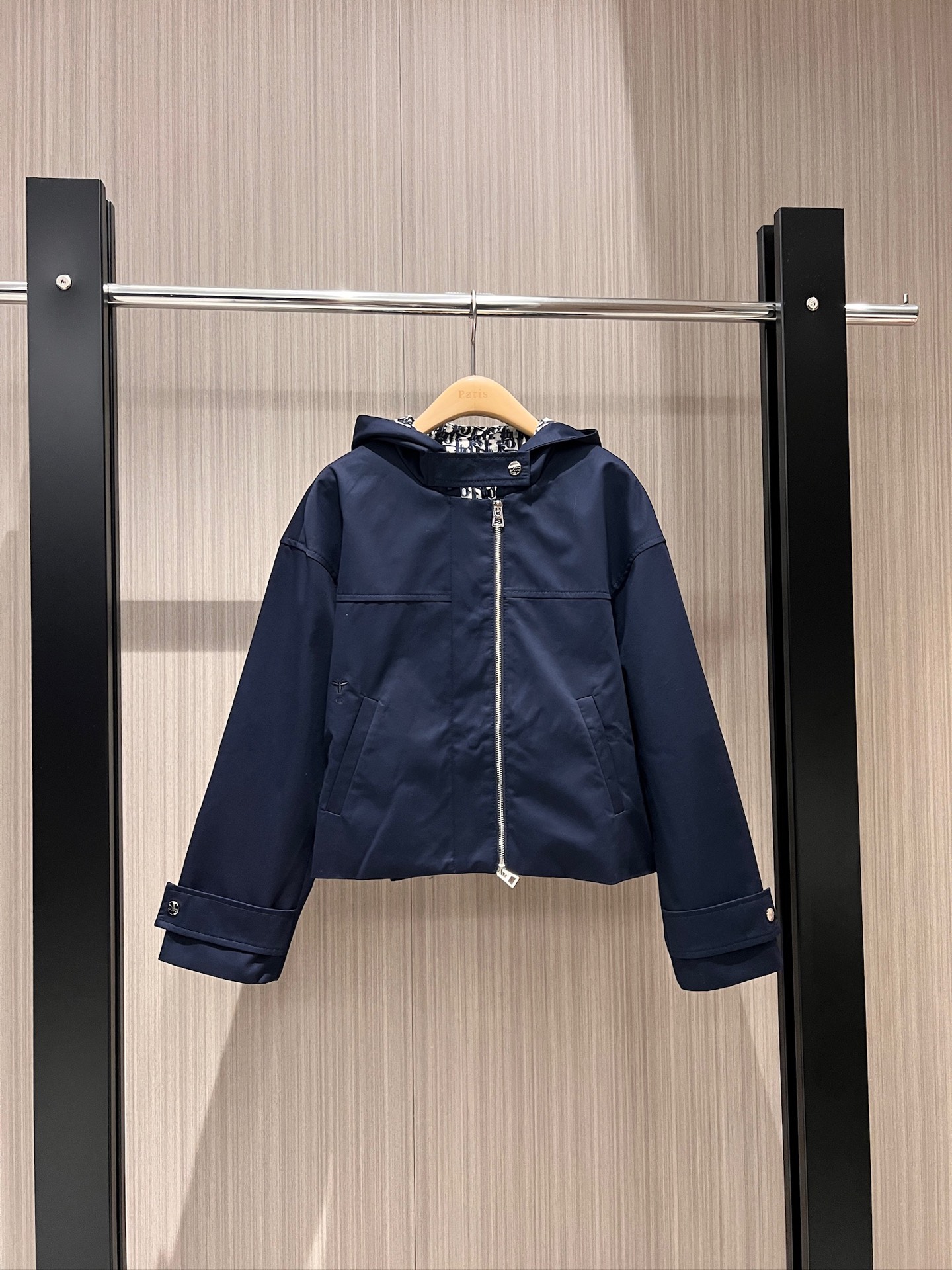 NO:308412,New style recommended classic presbyterian inner hooded short jacket jacket classic embroidered bee loose and age-reducing sweet and cool versatile sports and casual fashion personalized presbyterian dark blue khaki SML,, jackets & coats, jackets & coats,hats,alexander wang19860909新款推荐经典老花内里连帽短款夹克外套 经典刺绣小蜜蜂 宽松减龄 甜酷百搭 运动休闲 时尚个性老花深蓝卡其 SML,,jackets & coats,jackets & coats,hats,alexander wang,Women's clothing