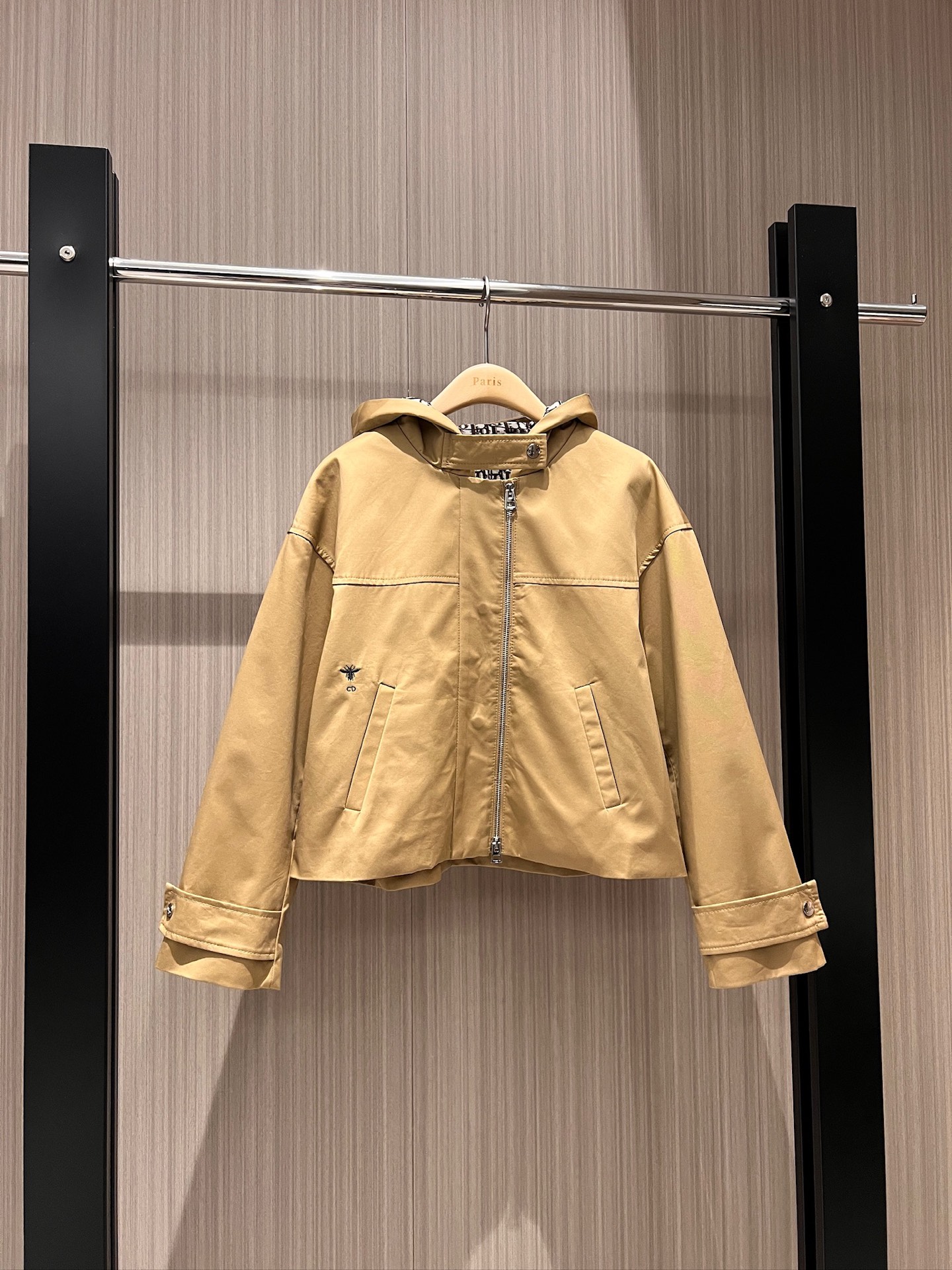 NO:308415,New style recommended classic presbyterian inner hooded short jacket jacket classic embroidered bee loose and age-reducing sweet and cool versatile sports and casual fashion personalized presbyterian dark blue khaki SM, jackets & coats, jackets & coats, hats, alexander wang19860909新款推荐经典老花内里连帽短款夹克外套 经典刺绣小蜜蜂 宽松减龄 甜酷百搭 运动休闲 时尚个性老花深蓝卡其 SM,,jackets & coats,jackets & coats,hats,alexander wang,Women's clothing