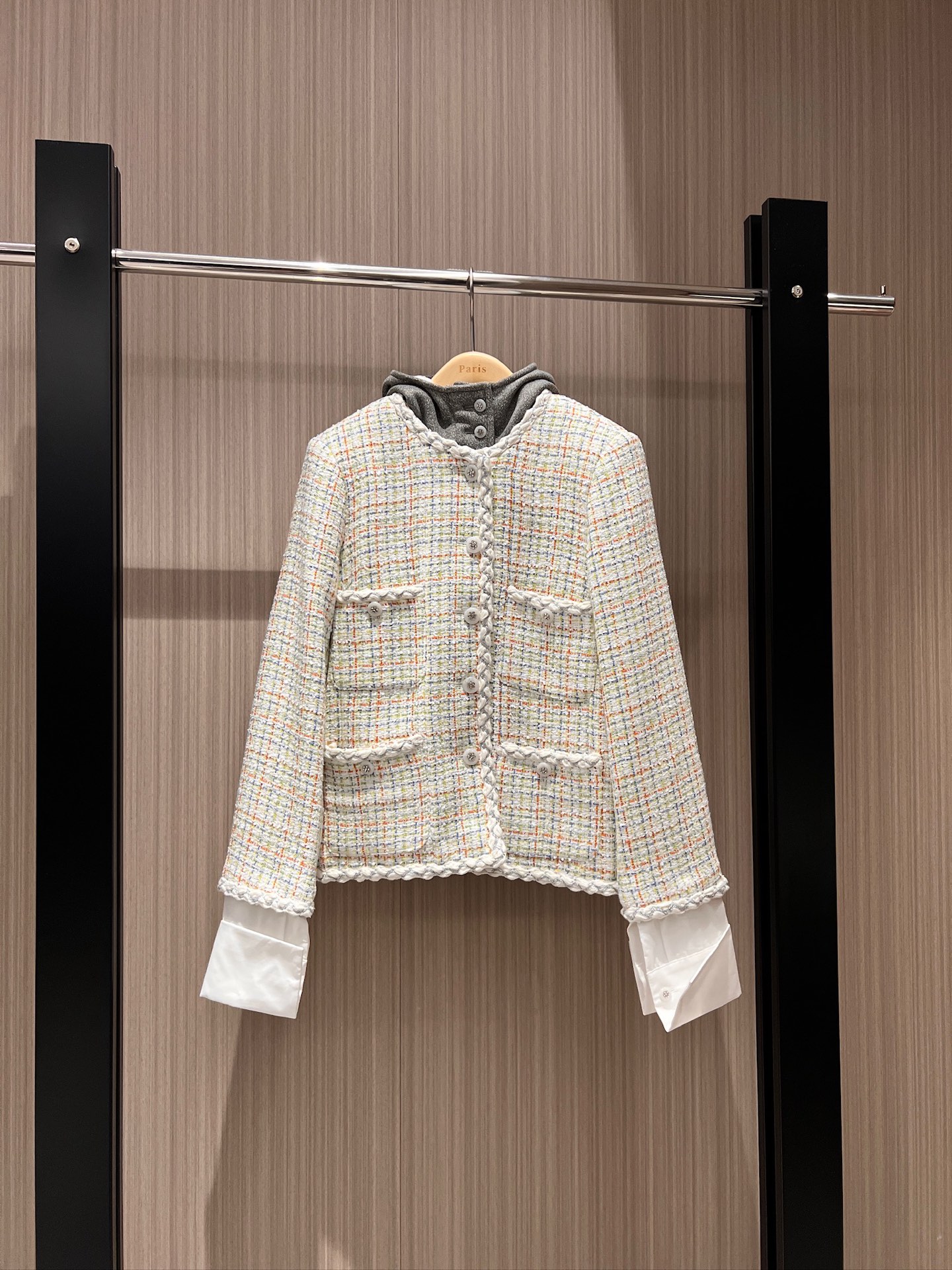 NO:308382,New 25C hooded plaid woven tweed jacket, fake two-piece design, cuffs and hat can be detached, one outfit 3, multiple styles, must-have light luxury and elegance for age reduction SML, Jackets & coats,hats,alexander wang19860909新款25C连帽彩格编织粗花呢外套 假两件设计 袖口和帽子都可拆卸一衣3穿 多风格搭配 减龄必备轻奢优雅 SML,,jackets & coats,hats,alexander wang,Women's clothing
