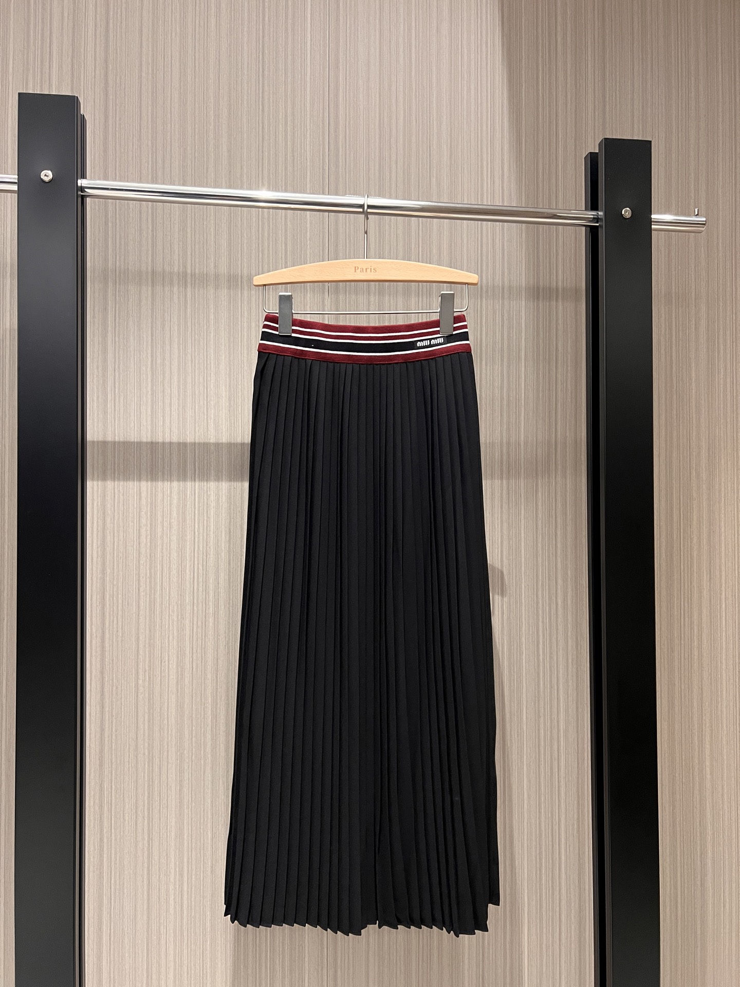 NO:309991,New style recommended striped webbing decorative pleated skirt, long skirt logo small label decoration simple temperament, age-reducing versatile black and white SML, skirts, alexander wang19860909新款推荐条纹织带装饰百褶半裙 长裙logo小标签装饰简约气质 减龄百搭 黑色白色 SML,,skirts,alexander wang,Women's clothing