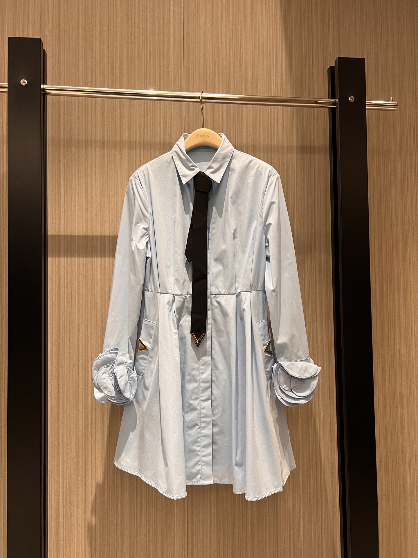 NO:309984,New three-dimensional rose decoration long-sleeved tie dress, adjustable tie, metal V letter logo waist-hugging, can be salty or sweet, versatile temperament, sweet and age-reducing white, blue and black SML, skirts, ties, alexander wang19860909新款来袭立体玫瑰花装饰长袖领带连衣裙 领带可调节 金属V字母logo收腰显瘦 可盐可甜 气质百搭 甜美减龄 白色蓝色黑色 SML,,skirts,ties,alexander wang,Women's clothing