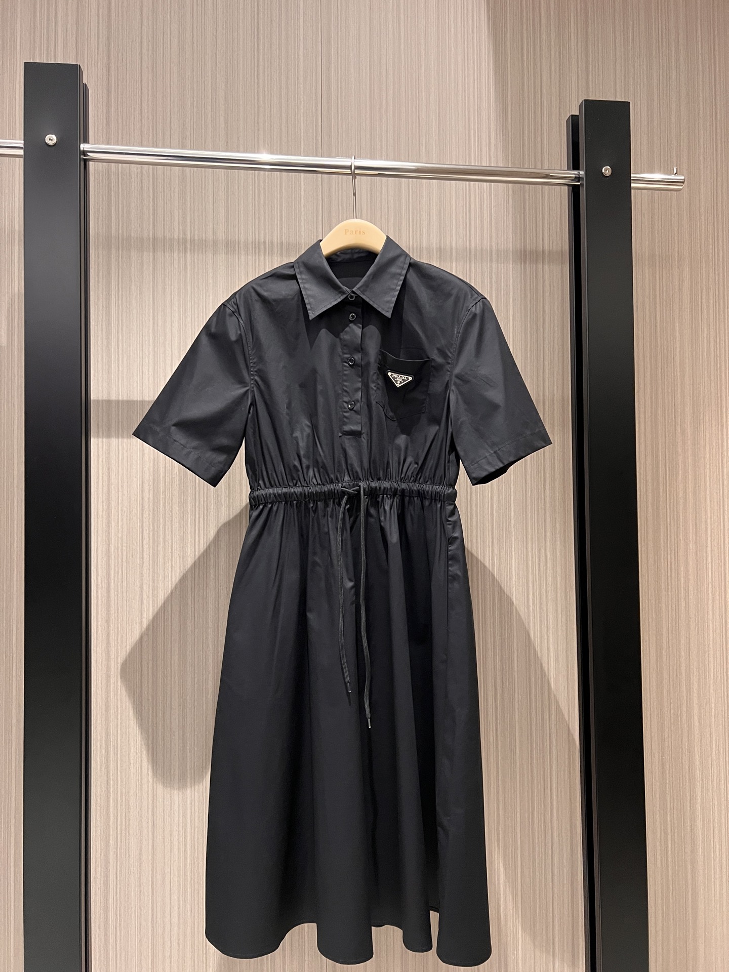 NO:310001,New style recommended lapel drawstring waist short-sleeved dress, long skirt, chest pocket, leather triangle logo decoration, pockets on both sides, fashionable commuting, casual and age-reducing, sweet and cute, temperament versatile, black khaki white S-XL,, skirts, T-shirt, alexander wang19860909新款推荐翻领抽绳收腰短袖连衣裙 长裙胸前口袋真皮三角徽标装饰 两侧有口袋时尚通勤 休闲减龄 甜美可爱 气质百搭 黑色卡其白色 S-XL,,skirts,T-shirt,alexander wang,Women's clothing