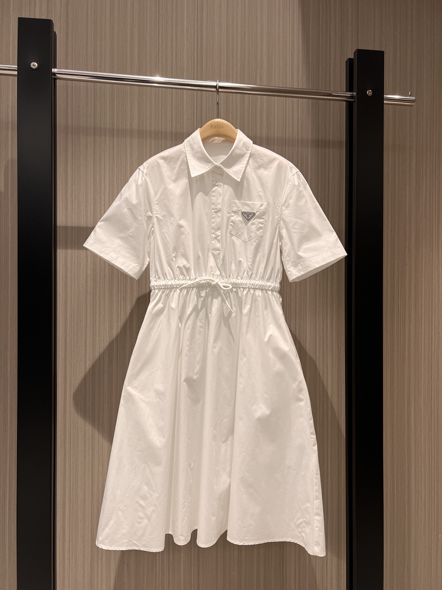 NO:310013,New style recommended lapel drawstring waist short-sleeved dress, long skirt, chest pocket, leather triangle logo decoration, pockets on both sides, fashionable commuting, casual and age-reducing, sweet and cute, temperament versatile, black khaki white S-XL,, skirts, T-shirt, alexander wang19860909新款推荐翻领抽绳收腰短袖连衣裙 长裙胸前口袋真皮三角徽标装饰 两侧有口袋时尚通勤 休闲减龄 甜美可爱 气质百搭 黑色卡其白色 S-XL,,skirts,T-shirt,alexander wang,Women's clothing