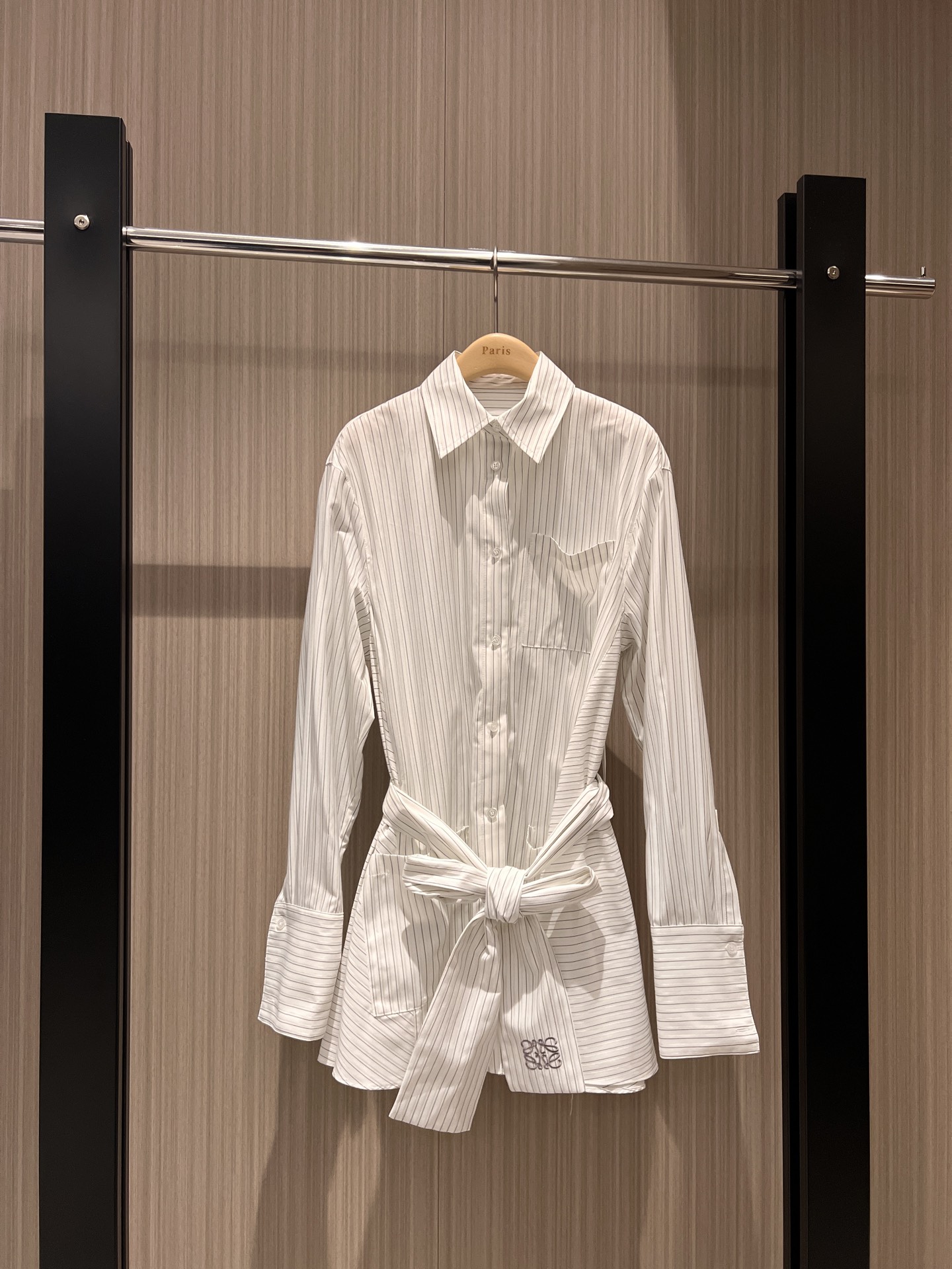 NO:310019,New embroidered logo belt decoration striped lapel shirt dress irregular splicing design Large pockets on both sides Loose belt slim fit and slim Lazy commuting temperament to reduce age SML, skirts, alexander wang19860909新款刺绣logo腰带装饰 条纹翻领衬衣裙 不规则拼接设计 两侧大口袋 宽松系腰带修身显瘦 慵懒通勤气质减龄 SML,,skirts,alexander wang,Women's clothing