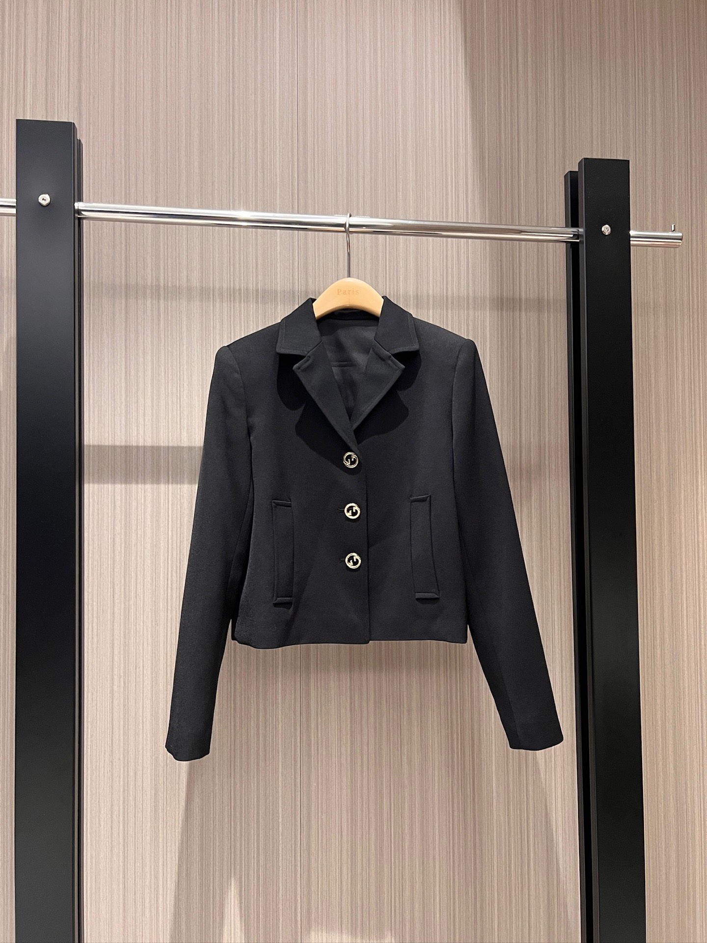 NO:309958,New double G gold buckle short jacket, simple and casual back pleated design, loose and versatile, commuting and age-reducing S,, jackets & coats, alexander wang19860909新款双G金扣短款外套 简约休闲后背压褶设计 宽松百搭 通勤减龄S,,jackets & coats,alexander wang,Women's clothing