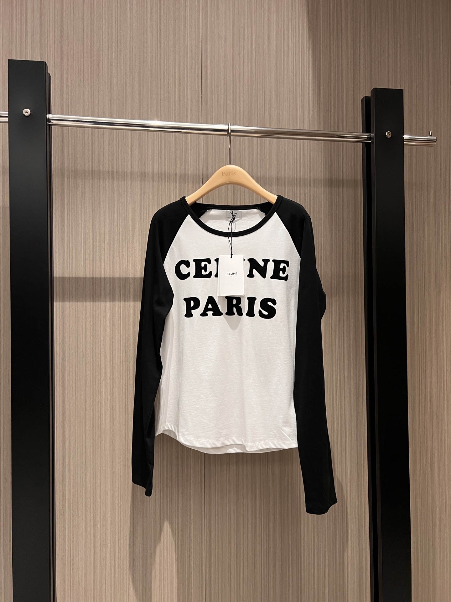 NO:310441,New flocking logo letter color-blocking T-shirt, rag-shoulder long-sleeved college style, casual and age-reducing, fashionable and versatile SML,,tees, t-shirt,alexander wang19860909新款植绒logo字母拼色T恤 插肩长袖学院风 休闲减龄 时尚百搭 SML,,tees，t-shirt,alexander wang,Women's clothing