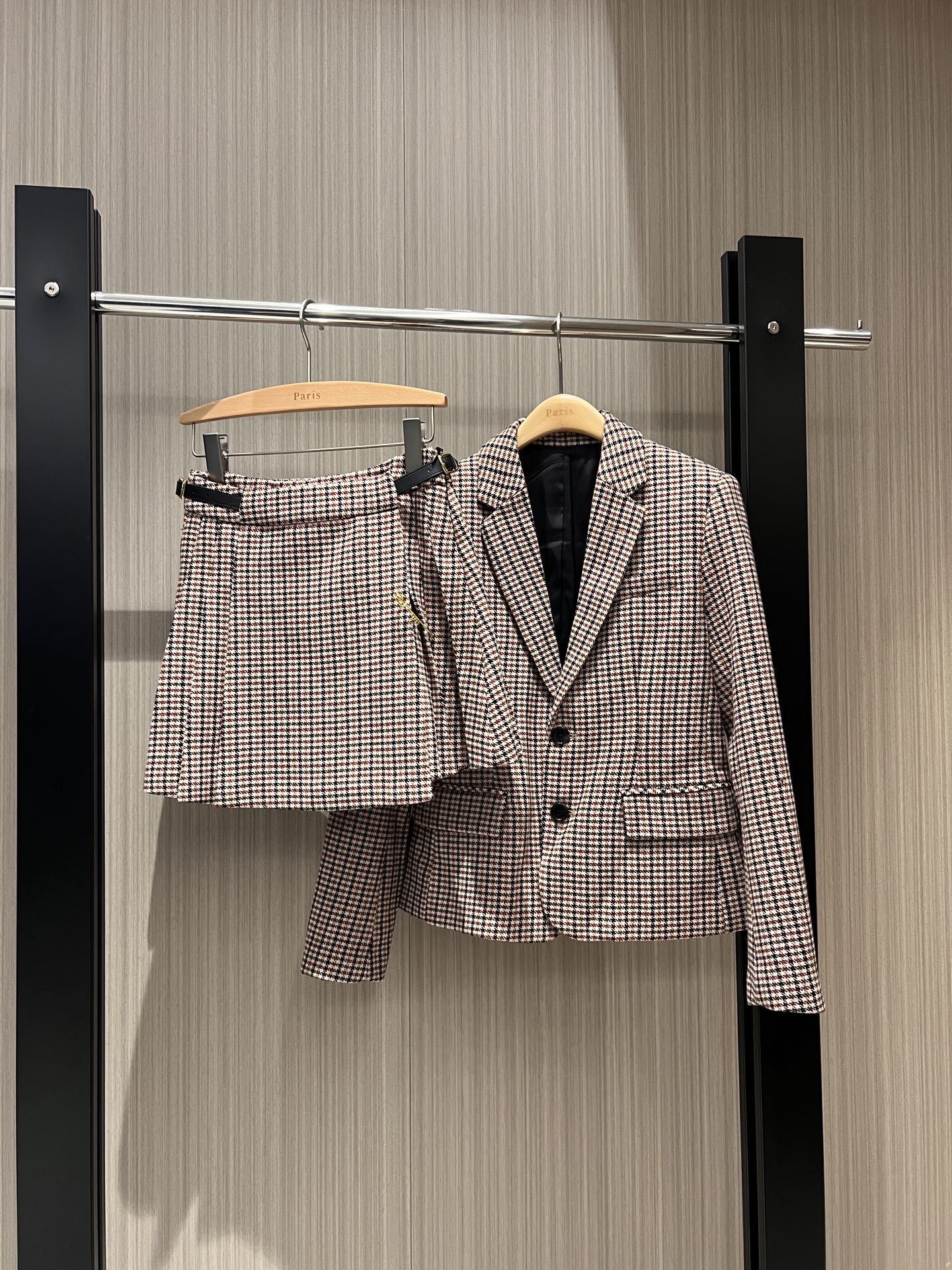 NO:310447,Half coat, retro houndstooth suit jacket irregular pleated belt skirt, molded Arc decor, shorts, jackets & coats, business suit, alexander wang19860909外套半款 复古千鸟格西装外套不规则百褶皮带半裙 开模凯旋门别针装饰 短裤内衬设计通勤干练 气质百搭 SML,,skirts,shorts,jackets & coats,business suit,alexander wang,Women's clothing
