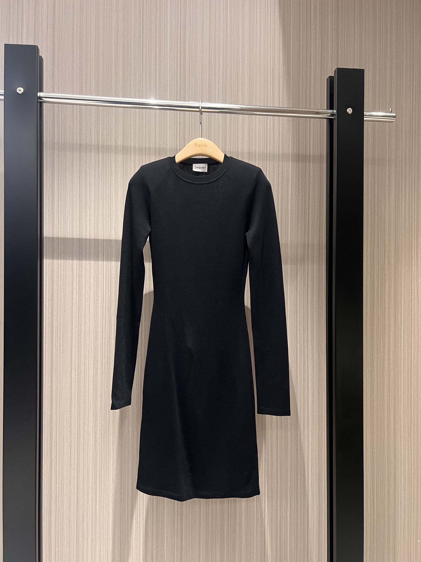 NO:310448,New shoulder pad design knitted mini dress, small black skirt, slim fit, comfortable, simple and fashionable, temperament versatile SML, skirts, alexander wang19860909新款垫肩设计针织迷你连衣裙 小黑裙修身显瘦 贴身舒适简单时尚 气质百搭 SML,,skirts,alexander wang,Women's clothing