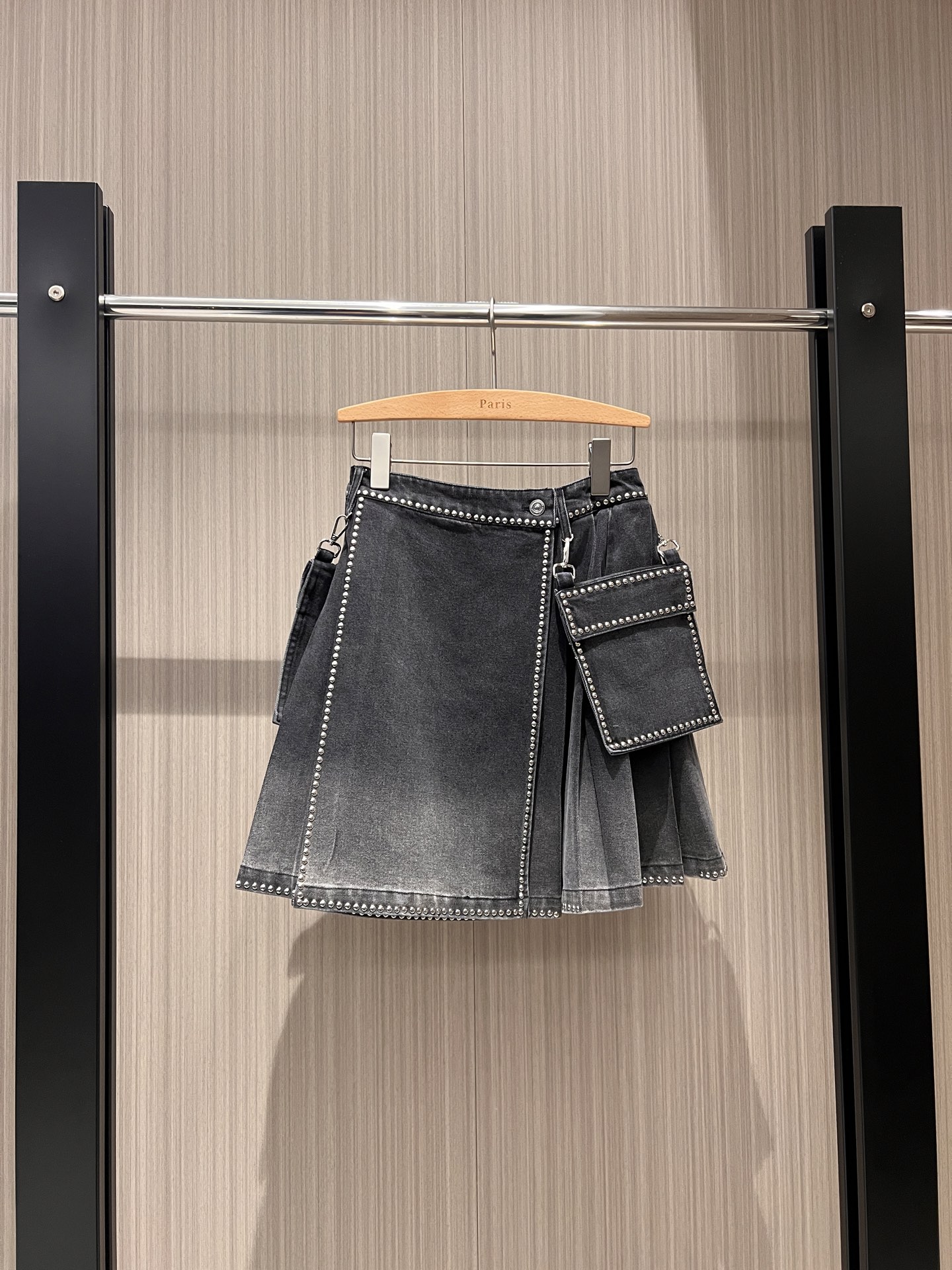 NO:310485,Jacket Skirt style Jin Jisoo same style rivet pocket decorative denim skirt Retro ash Irregular pleated design Large pocket removable heavy industry luxury S, skirts, jackets & coats, alexander wang19860909外套 半裙款 金智秀同款铆钉口袋装饰牛仔半裙 复古烟灰 不规则百褶设计 大口袋可拆卸重工奢华 甜酷个性 S,,skirts,jackets & coats,alexander wang,Women's clothing