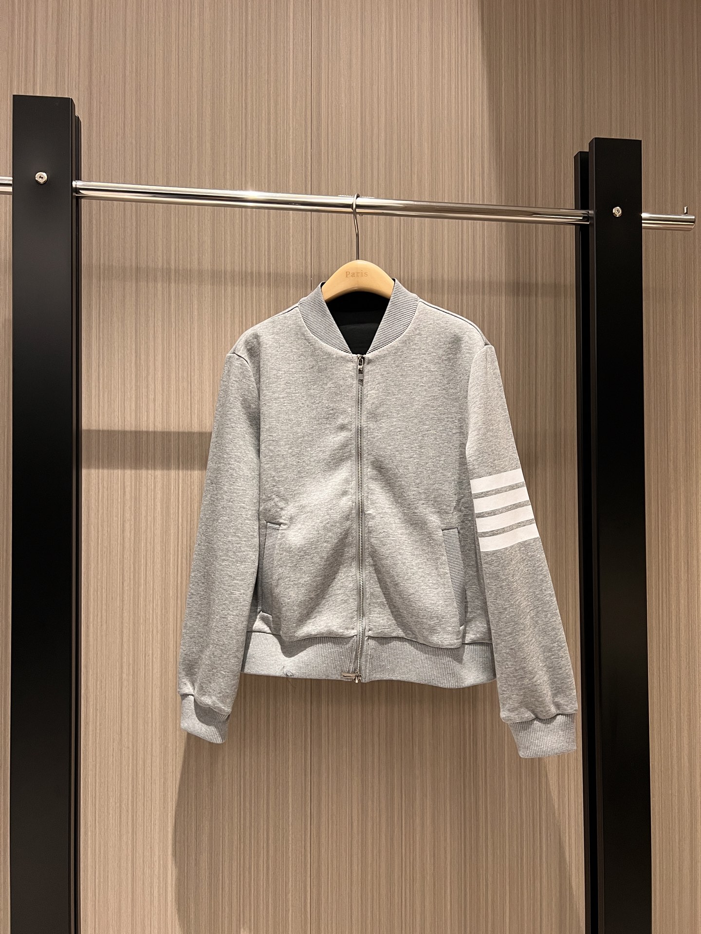 NO:311005,New TB stand-up collar baseball uniform jacket jacket with towel embroidered crab decoration on the back, classic four-bar sleeves, sweet and cool casual, college style age-reducing dark blue gray SML,, jackets & coats, jackets & coats, alexander wang19860909新款来袭TB立领棒球服夹克外套背后毛巾绣螃蟹装饰 袖子经典四杠 甜酷休闲 学院风减龄深蓝灰色 SML,,jackets & coats,jackets & coats,alexander wang,Women's clothing