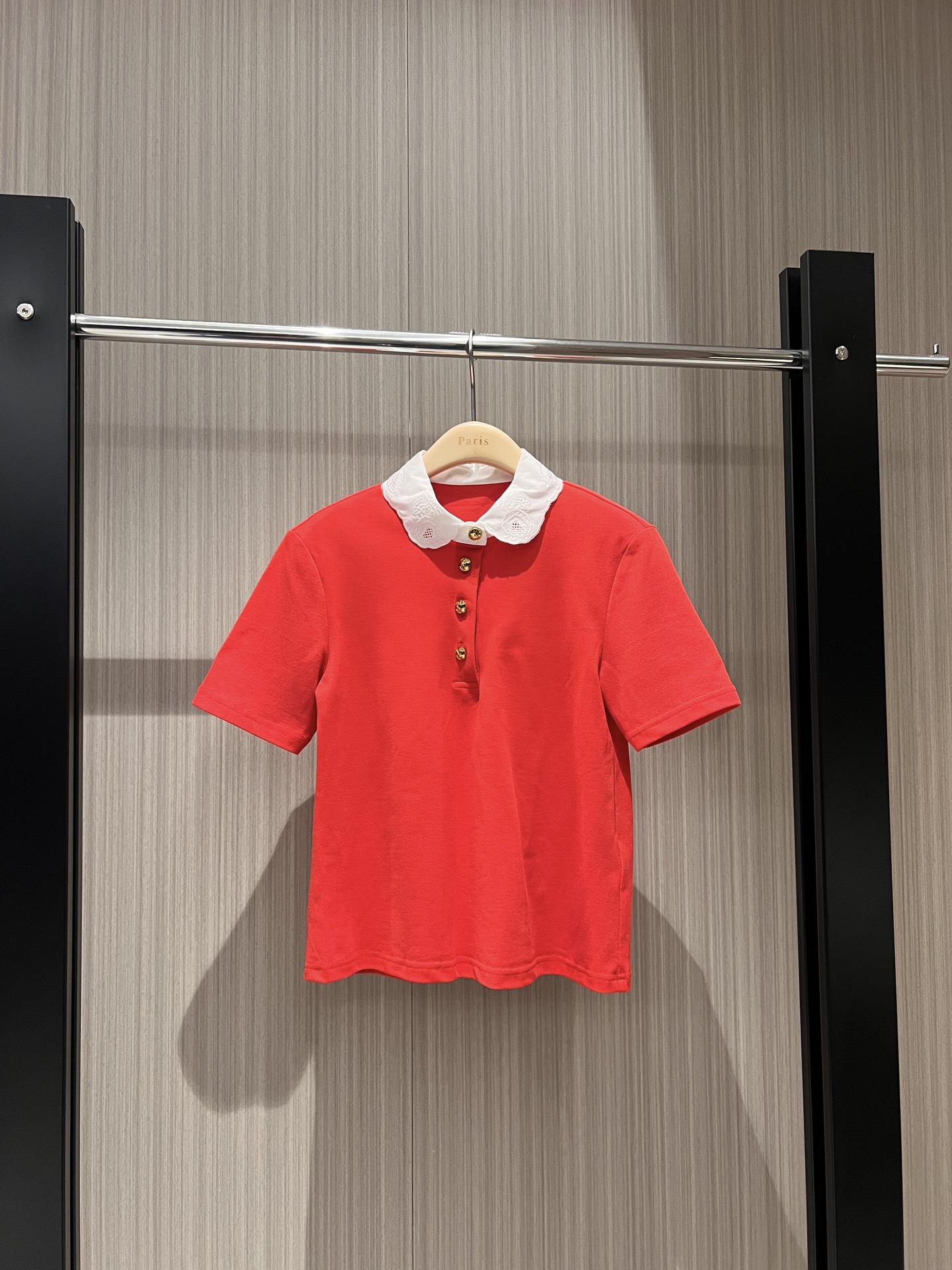 NO:311490,New contrasting color spliced ​​embroidered doll collar polo top open mold gold buckle retro age-reducing temperament versatile dark blue red SM, alexander wang19860909新款撞色拼接绣花娃娃领polo上衣开模金扣 复古减龄 气质百搭深蓝红色 SM,,alexander wang,Women's clothing