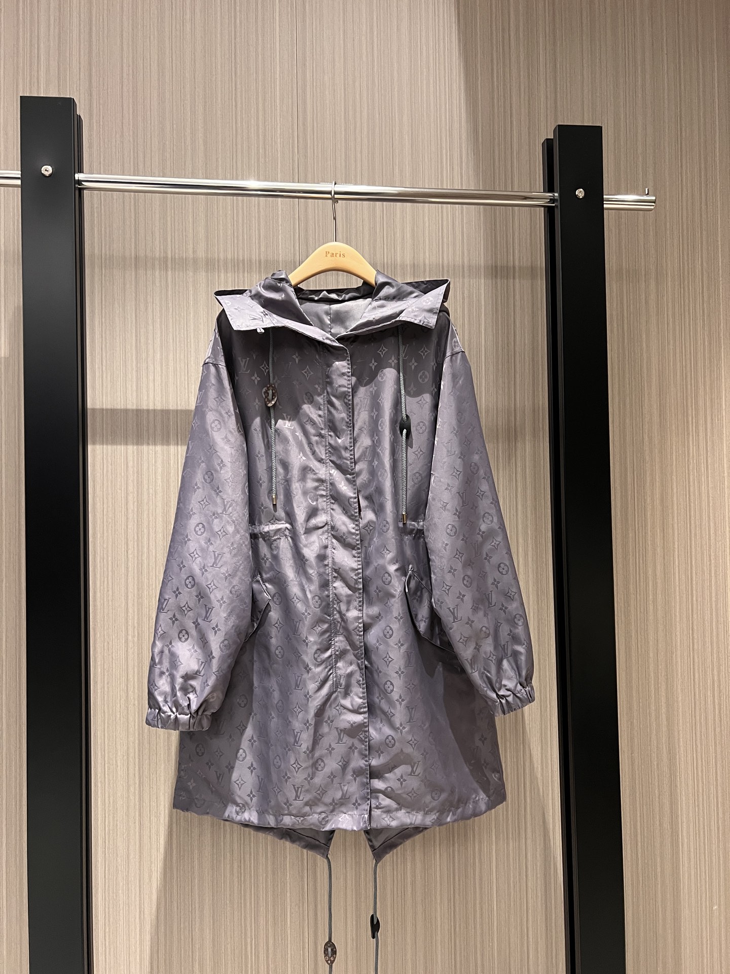 NO:311483,New hooded classic presbyopia drawstring design long windbreaker jacket loose and casual drawstring adjustable waist slim fit commuting versatile fashion age-reducing gray and blue apricot SM, jackets & coats,hats,alexander wang19860909新款连帽经典老花抽绳设计长款风衣外套宽松休闲 可抽绳调节 收腰修身通勤百搭 时尚减龄 灰蓝杏色SM,,jackets & coats,hats,alexander wang,Women's clothing