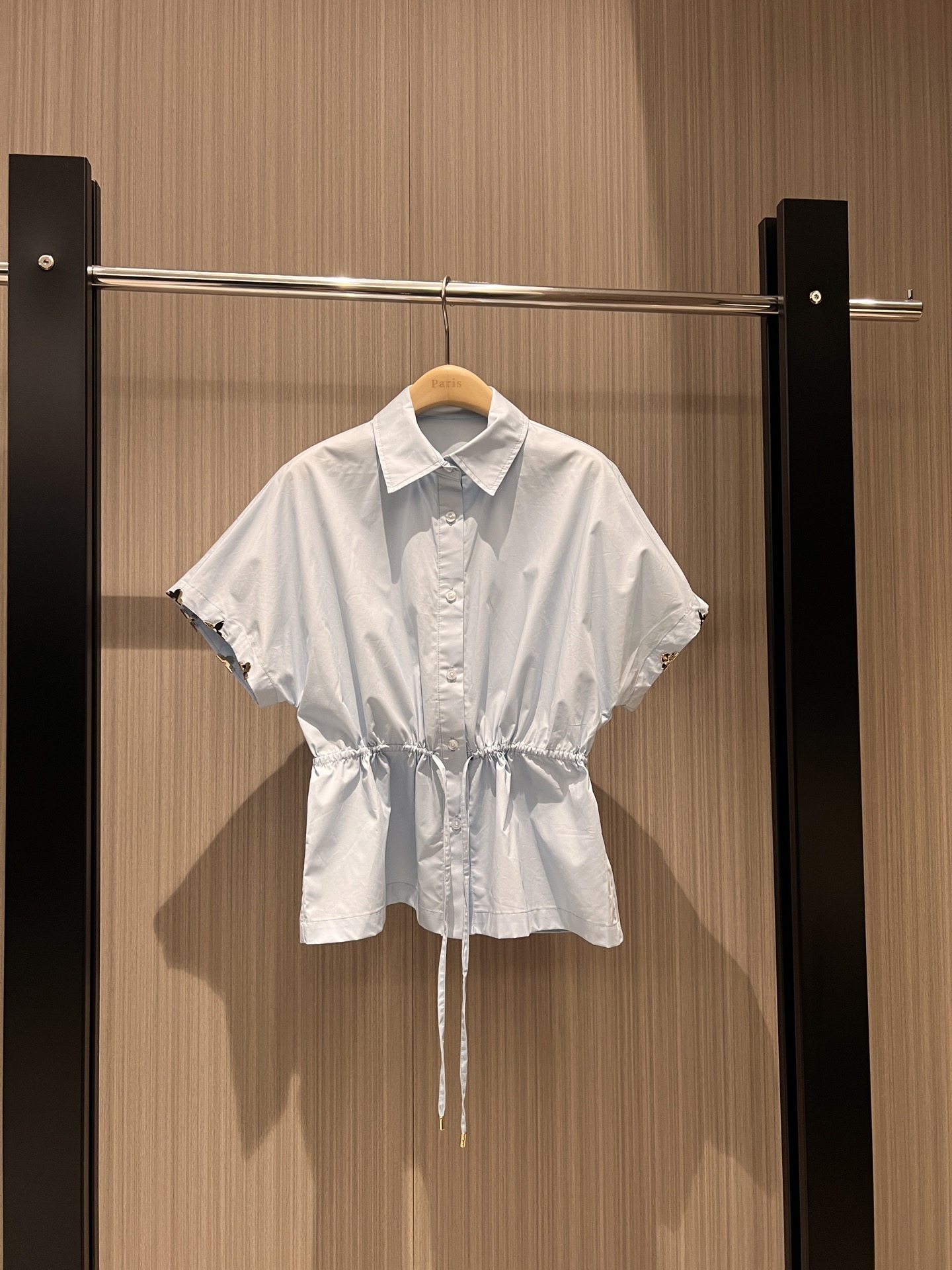 NO:311521,New drawstring waist-retracting rotator sleeve shirt, presbyterian metal sheets on the cuffs, drawstring lace knotted decoration, loose and casual, simple and versatile, essential for age reduction, blue and white SML, alexander wang19860909新款抽绳收腰落肩袖衬衣 袖口老花金属片装饰抽绳系带打结装饰 宽松休闲 简单百搭 减龄必备 蓝色白色SML,,alexander wang,Women's clothing