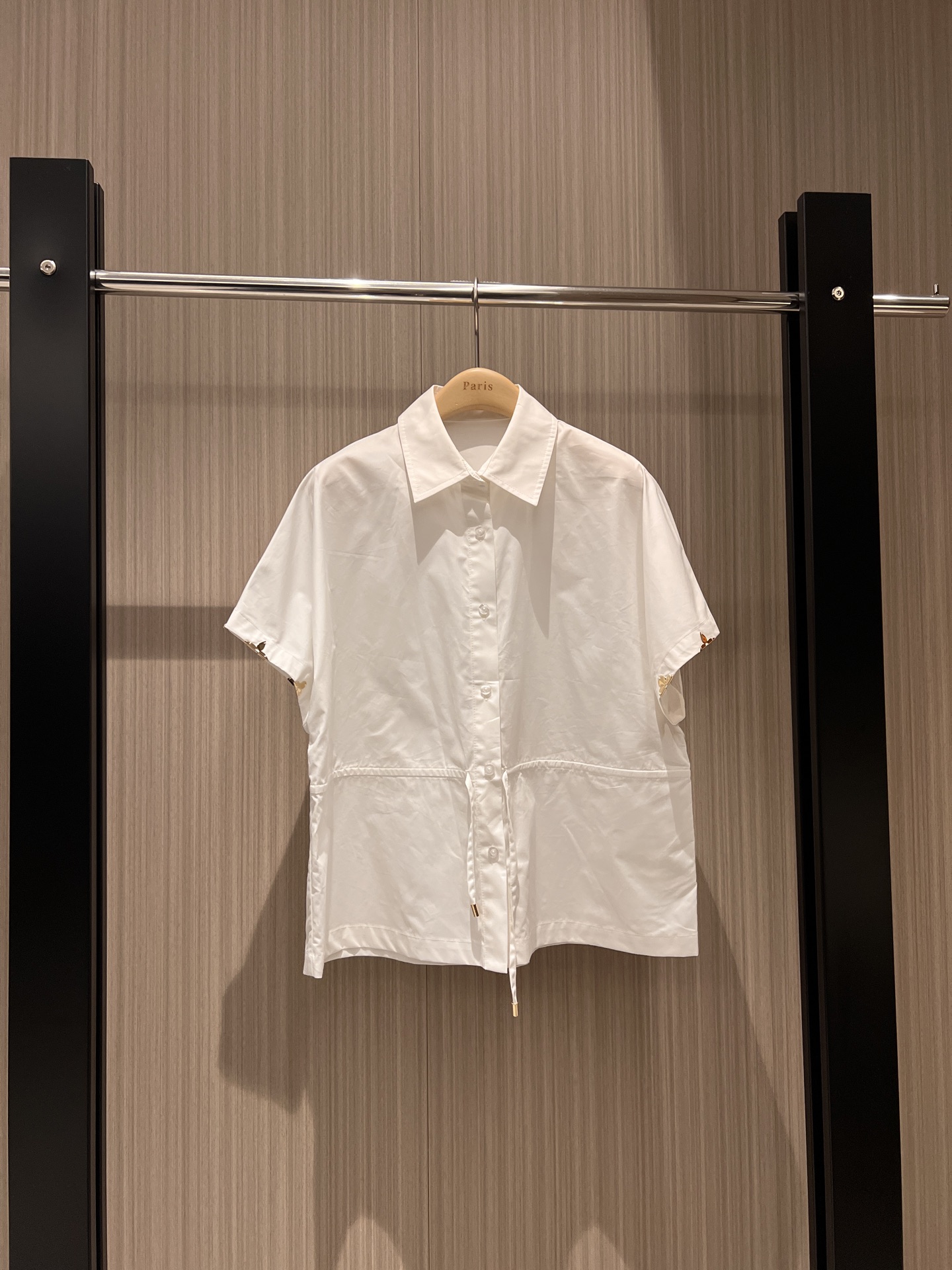 NO:311517,New drawstring waist-retracting rotator sleeve shirt, presbyterian metal sheets on the cuffs, drawstring lace knotted decoration, loose and casual, simple and versatile, essential for age reduction, blue and white SML, alexander wang19860909新款抽绳收腰落肩袖衬衣 袖口老花金属片装饰抽绳系带打结装饰 宽松休闲 简单百搭 减龄必备 蓝色白色SML,,alexander wang,Women's clothing