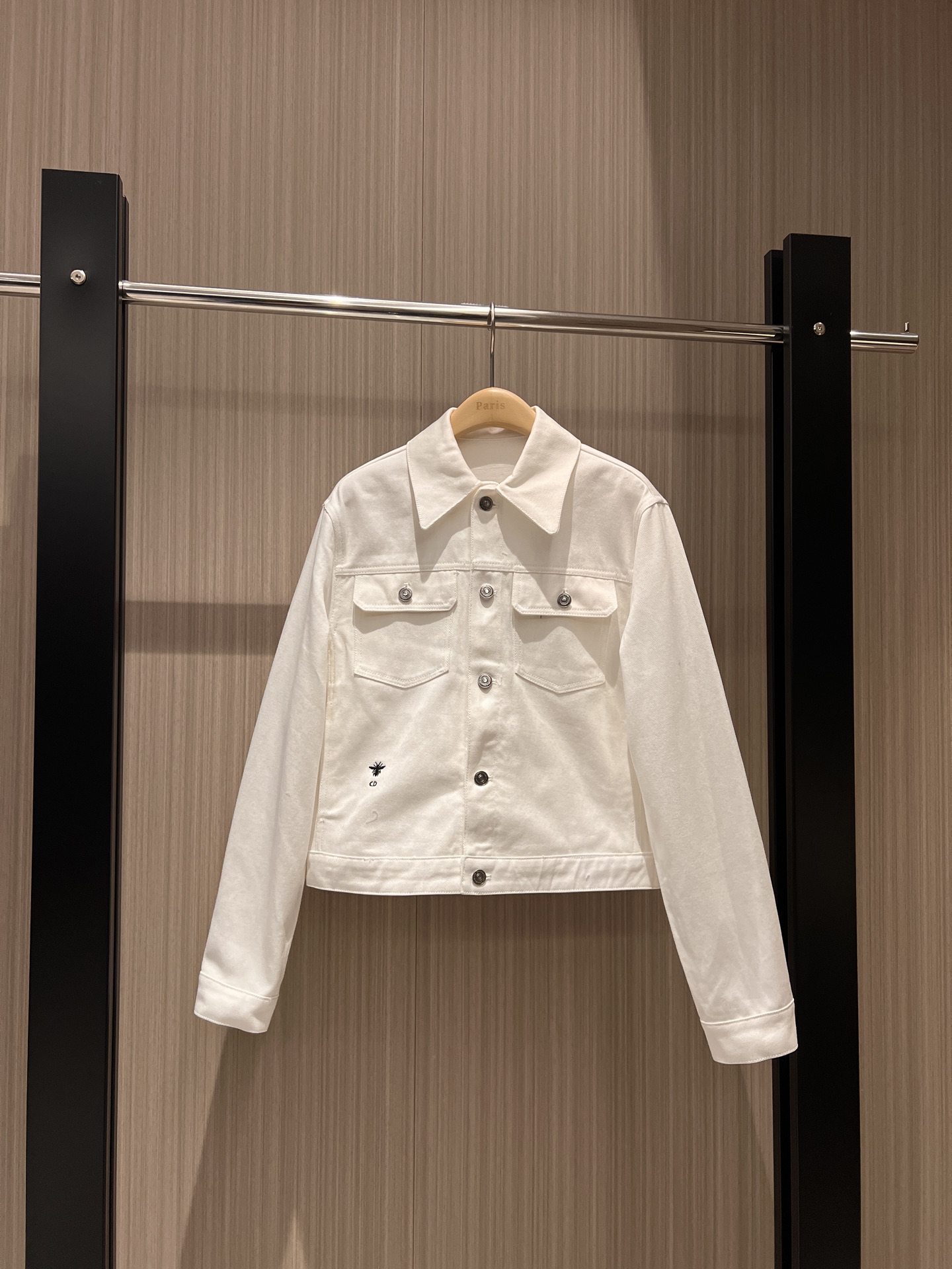 NO:311513,New snake year limited edition Wang Ziwen's same style as hot-hot star moon spirit snake print denim jacket classic bee embroidery hardware accessories mold opening casual and versatile, age-reducing essential SML, jackets & coats,alexander wang19860909新款蛇年限定 王子文同款烫金星月灵蛇印花牛仔外套经典小蜜蜂刺绣 五金配件开模 休闲百搭 减龄必备 SML,,jackets & coats,alexander wang,Women's clothing