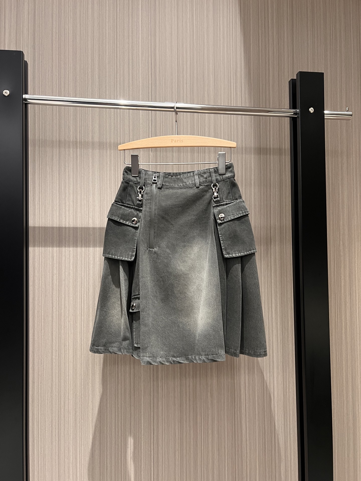 NO:311983,New style catwalk work pocket decoration asymmetric denim skirt wash water presbyopia print inside sweet cool age-reducing SML 8,, skirts,alexander wang19860909新款走秀 工装口袋装饰不对称牛仔半裙洗水老花印花内里甜酷减龄 SML 8,,skirts,alexander wang,Women's clothing