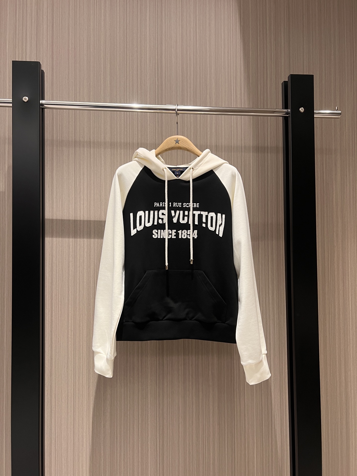 NO:312017,New patch embroidered logo letters hooded rag shoulder long sleeve sweatshirt American retro casual and age-reducing fashion and versatile S, hoodie, sweatshirts, hats, alexander wang19860909新款贴布绣logo字母连帽插肩长袖卫衣美式复古 休闲减龄 时尚百搭S,,hoodie,sweatshirts,hats,alexander wang,Women's clothing