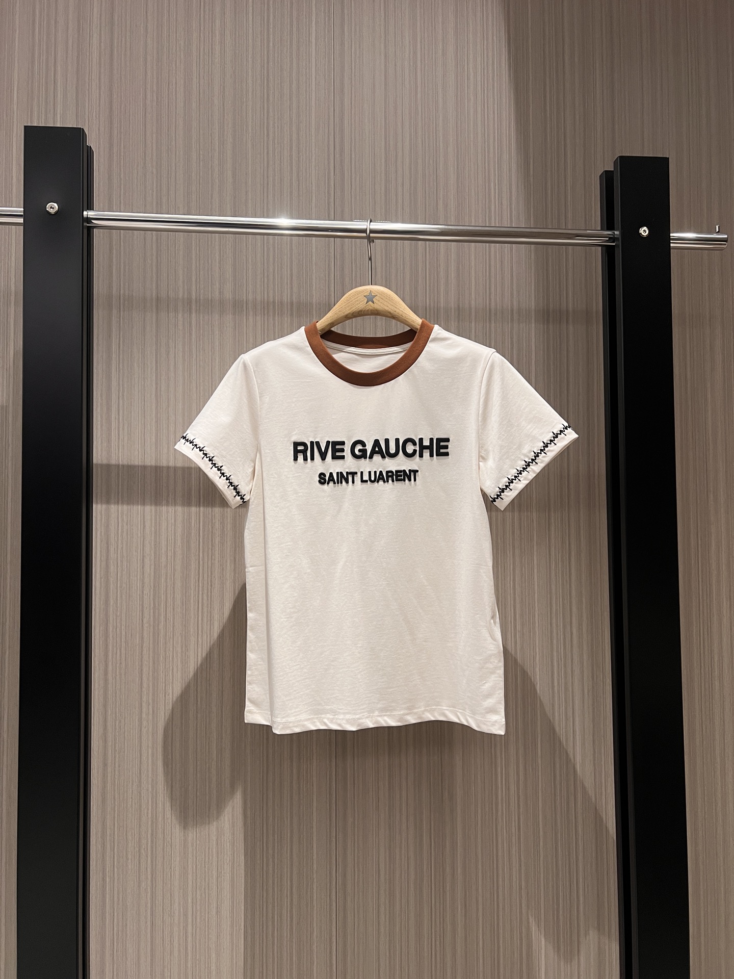 NO:312007,New color-blocking collar three-dimensional embroidered letters T-shirt retro casual age-reducing versatile military green apricot SM, tees, t-shirt, alexander wang19860909新款拼色领立体绣花字母T恤复古休闲 减龄百搭军绿杏色 SM,,tees，t-shirt,alexander wang,Women's clothing