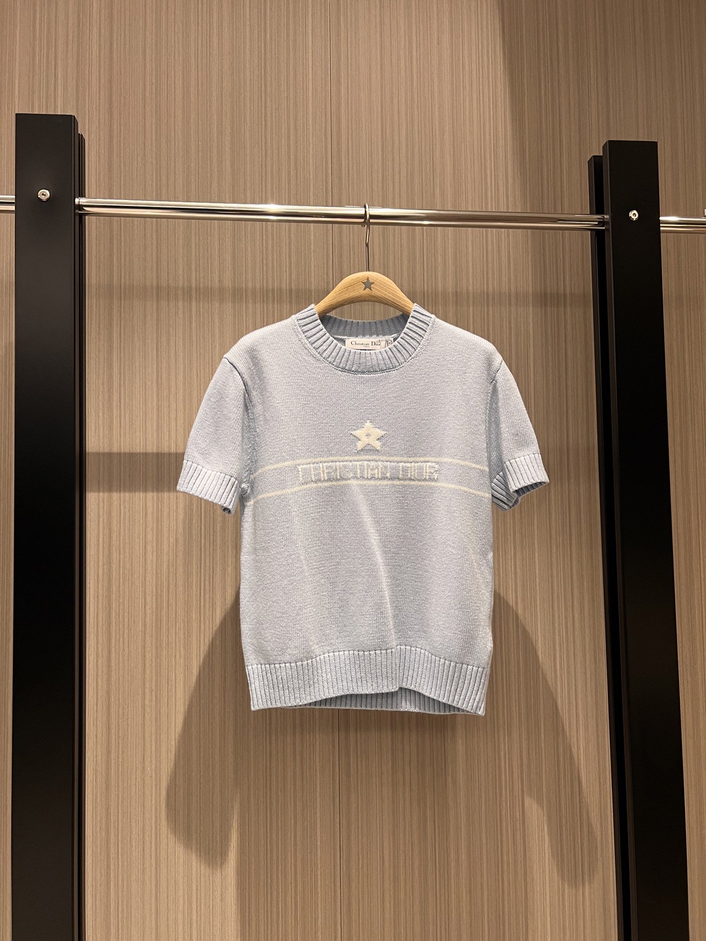 NO:312422,The same style of the new Kwong Lingling, letter logo jacquard star knitted short-sleeved top commuting temperament, casual and versatile, essential for age reduction, blue khaki SM, T-shirt, alexander wang19860909新款邝玲玲同款 字母logo提花星星针织短袖上衣通勤气质 休闲百搭 减龄必备 蓝色卡其SM,,T-shirt,alexander wang,Women's clothing