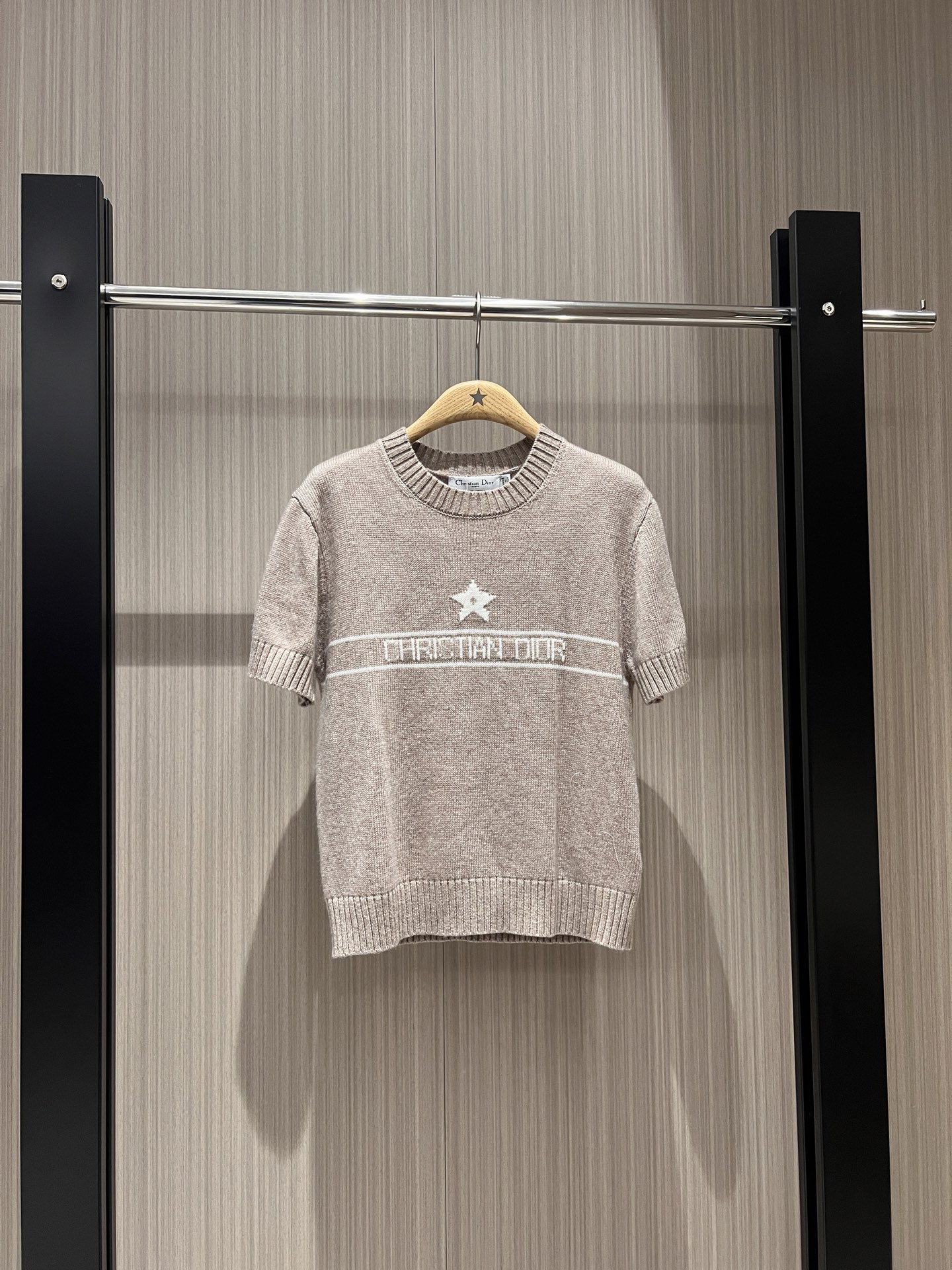 NO:312419,The same style of the new Kwong Lingling, letter logo jacquard star knitted short-sleeved top commuting temperament, casual and versatile, essential for age reduction, blue khaki SML, T-shirt, alexander wang19860909新款邝玲玲同款 字母logo提花星星针织短袖上衣通勤气质 休闲百搭 减龄必备 蓝色卡其SML,,T-shirt,alexander wang,Women's clothing