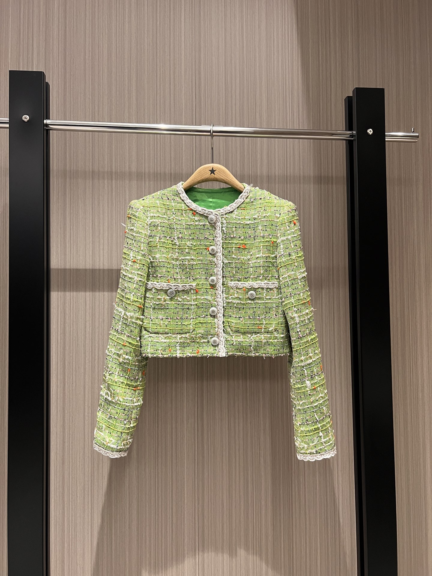 NO:312458,New spring colors Customized fruit green tweed round neck short jacket with open mold buttons Camellia lining whiten temperament, age-reducing versatile SML,, jackets & coats,alexander wang19860909新款春天的颜色 定制果绿粗花呢圆领短款外套开模扣子 山茶花内衬气质显白 减龄百搭 SML,,jackets & coats,alexander wang,Women's clothing