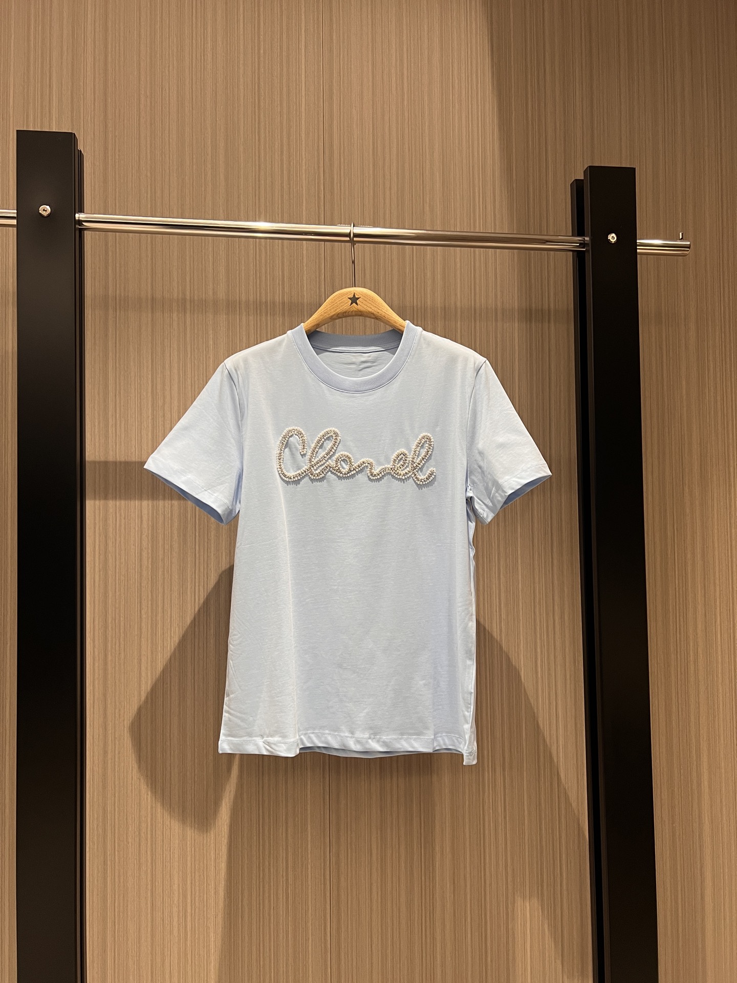 NO:312436,New handmade pearl rhinestone letter T-shirt exquisite and simple, versatile temperament, essential black, white and blue SML, tees, t-shirt, alexander wang19860909新款手工珍珠水钻字母T恤精致简约 气质百搭 减龄必备黑白蓝 SML,,tees，t-shirt,alexander wang,Women's clothing