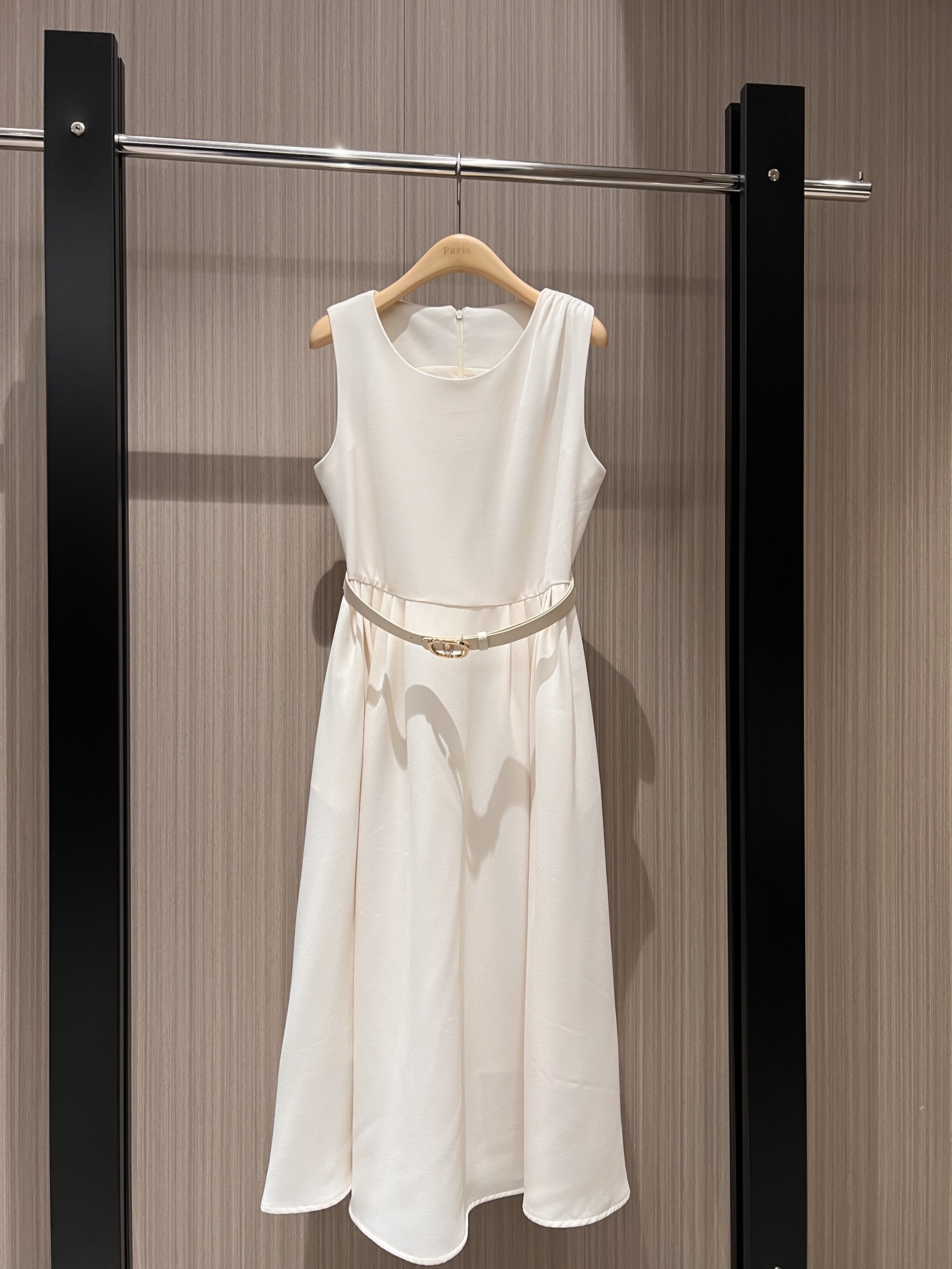 NO:312427,New style of rushing French minimalist sleeveless vest dress with long skirt delivery CD belt decoration with pockets on both sides Elegant temperament Elegant age-reducing high-end black and white powder S-XL, skirts, alexander wang19860909新款冲冲法式极简无袖背心连衣裙长裙配送CD腰带装饰 两侧有口袋 名媛气质 优雅减龄 高级感十足黑白粉 S-XL,,skirts,alexander wang,Women's clothing