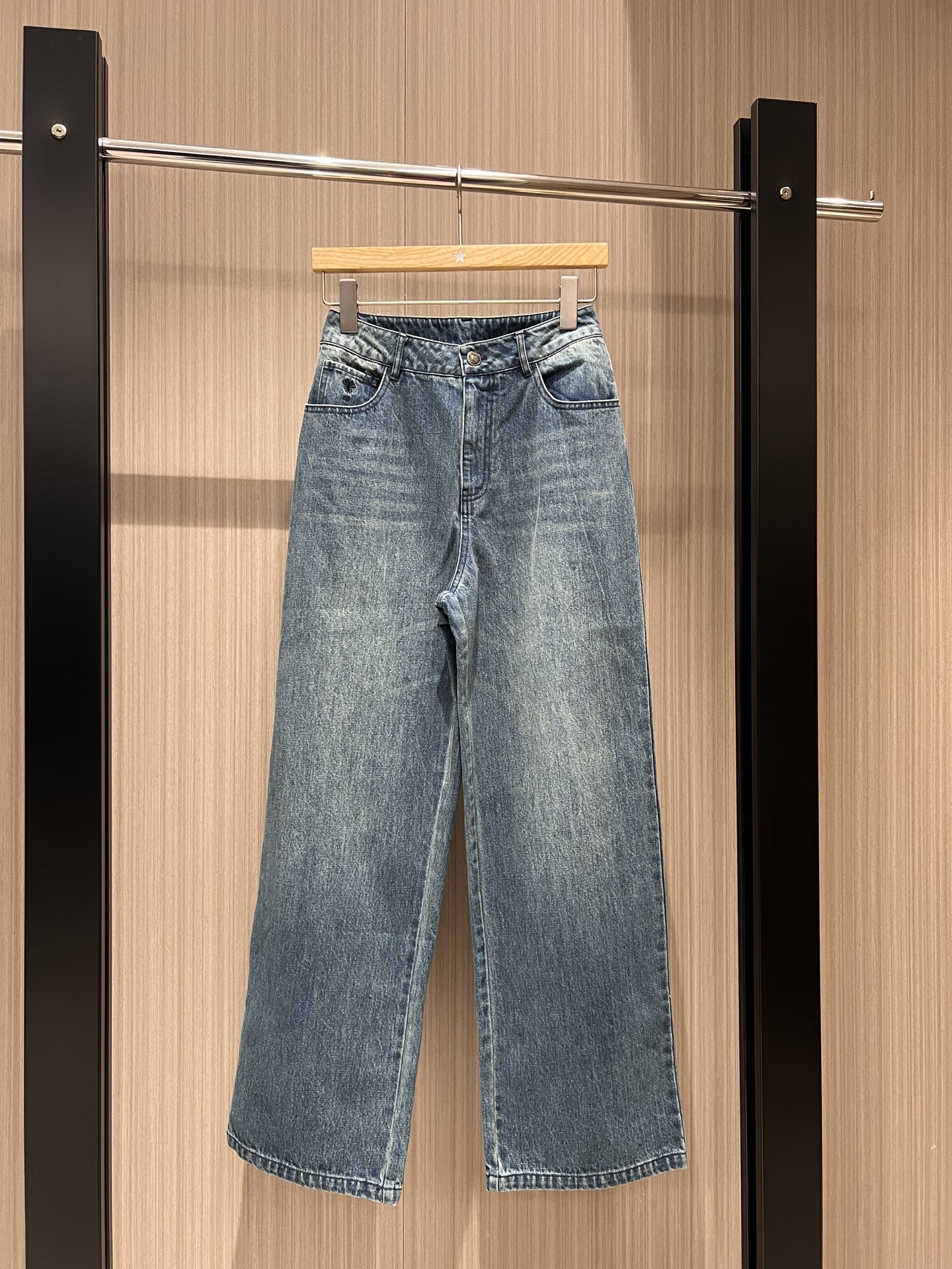 NO:313048,New miss printed pockets, wash water straight jeans casual wide-leg embroidered bee slim and slim, age-reducing versatile SML, jeans, alexander wang19860909新款来袭miss印花口袋 洗水直筒牛仔裤休闲阔腿 刺绣小蜜蜂修身显瘦 减龄百搭 SML,,jeans,alexander wang,Women's clothing