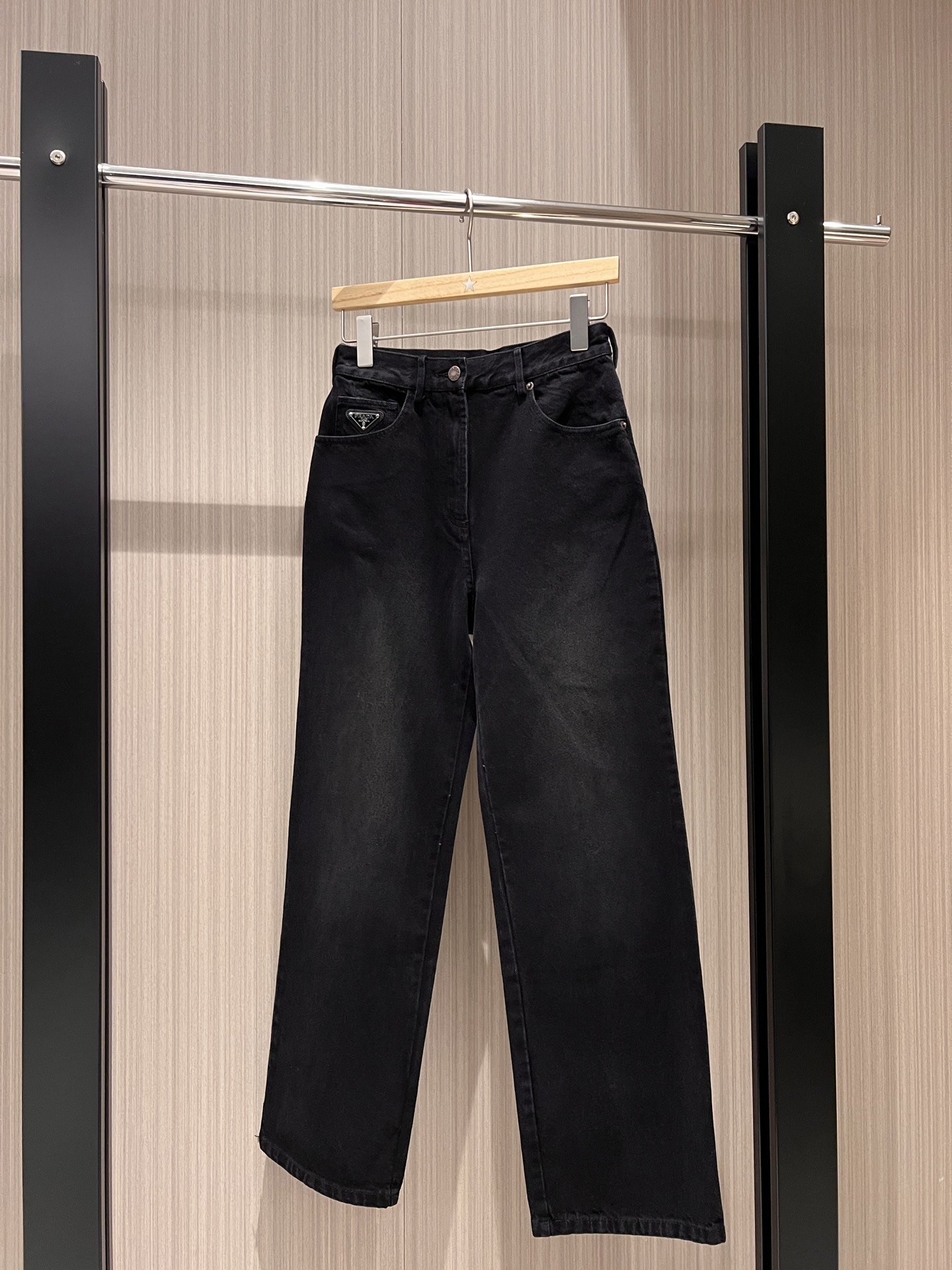 NO:320224,New style recommended classic triangle logo decorative jeans straight pants, back waist lace design decoration, slim fit and slim, casual and versatile, age-reducing essential items Black and blue SML, jeans, alexander wang19860909新款推荐经典三角徽标装饰牛仔裤直筒裤 后腰系带设计装饰 修身显瘦 休闲百搭减龄必备单品 黑色蓝色 SML,,jeans,alexander wang,Women's clothing