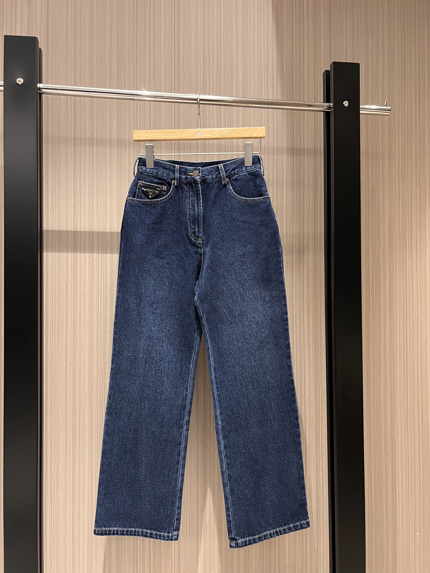 NO:320227,New style recommended classic triangle logo decorative jeans straight pants, back waist lace design decoration, slim fit and slim, casual and versatile, age-reducing essential items Black and blue SML, jeans, alexander wang19860909新款推荐经典三角徽标装饰牛仔裤直筒裤 后腰系带设计装饰 修身显瘦 休闲百搭减龄必备单品 黑色蓝色 SML,,jeans,alexander wang,Women's clothing