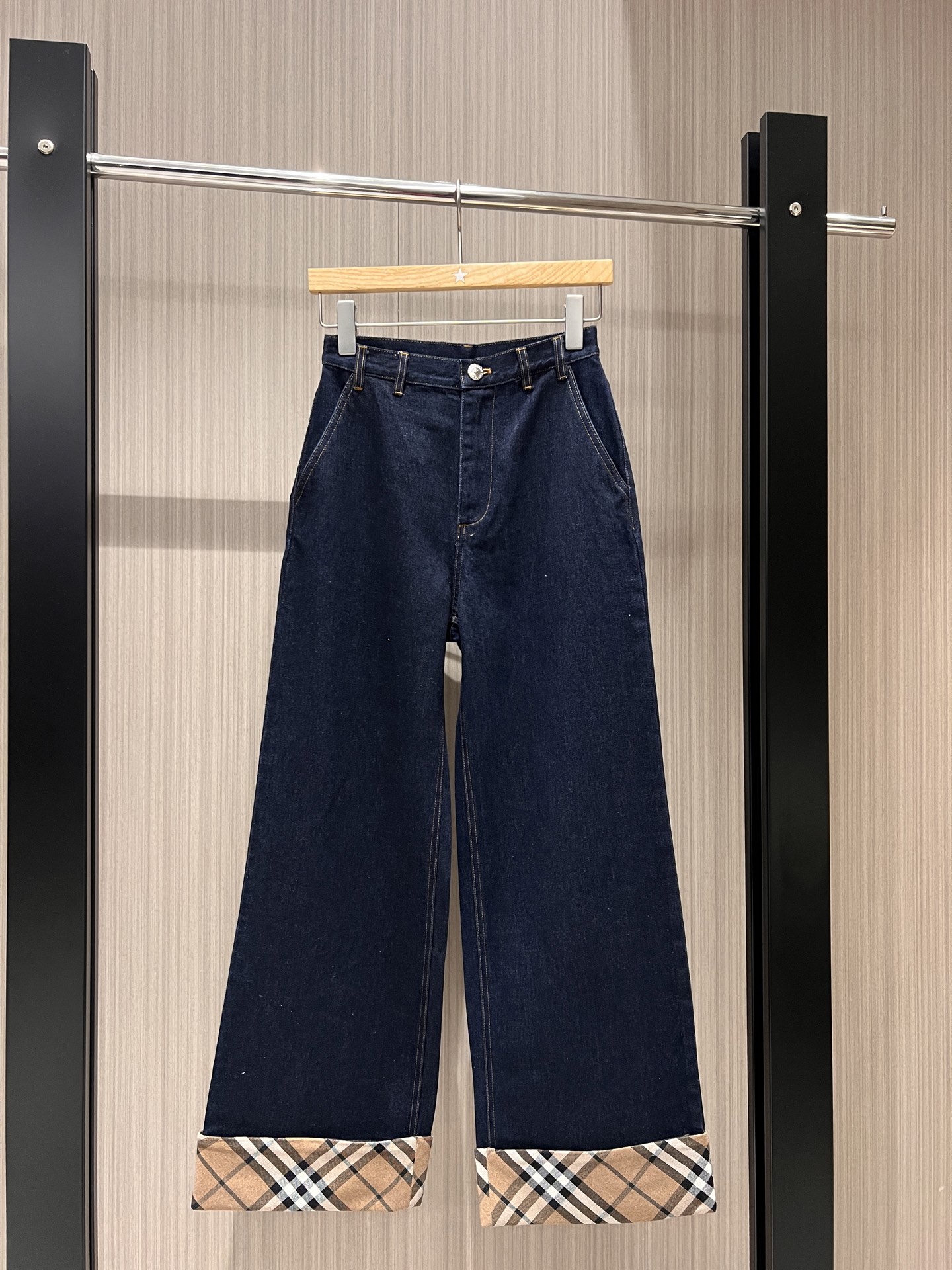 NO:320218,New spliced ​​retro plaid curly jeans wide-leg pants embroidered classic war horse logo decoration casual and versatile, slim and slim, can be matched with the same shirt SML, jeans, alexander wang19860909新款拼接复古格纹卷边牛仔裤 阔腿裤刺绣经典战马Logo装饰 休闲百搭 修身显瘦 可搭同款衬衣SML,,jeans,alexander wang,Women's clothing