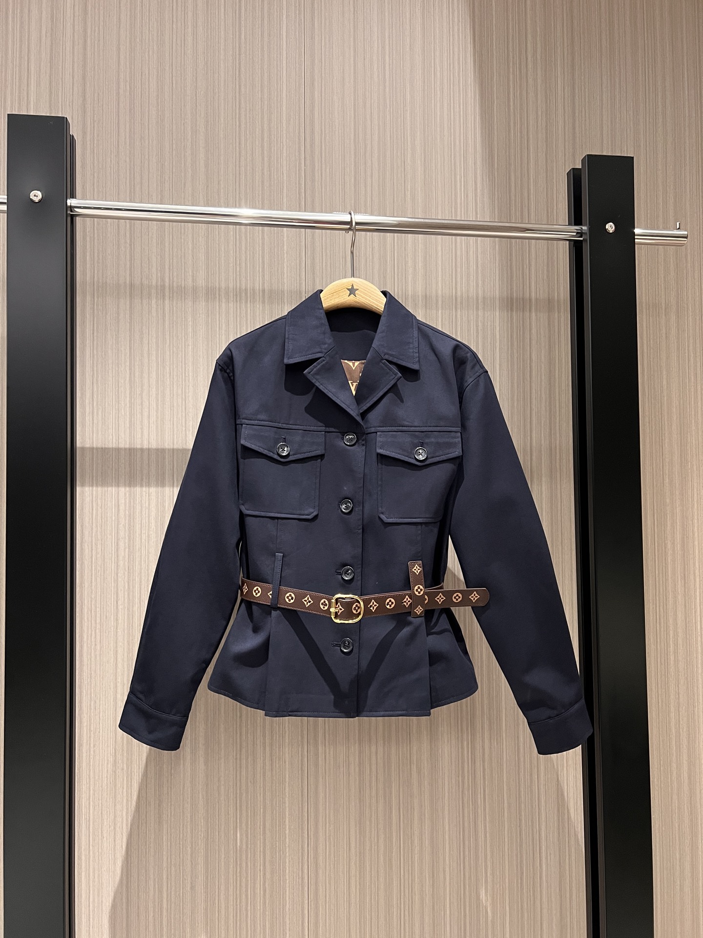NO:320568,New old style, belted lapel jacket jacket with chest pocket, waist slimming and fashionable commuting, casual and versatile, dark blue khaki SML 8,, jackets & coats, jackets & coats, alexander wang19860909新款老钱风 系腰带装饰翻领夹克外套胸前口袋 收腰显瘦时尚通勤 休闲百搭 深蓝卡其 SML 8,,jackets & coats,jackets & coats,alexander wang,Women's clothing