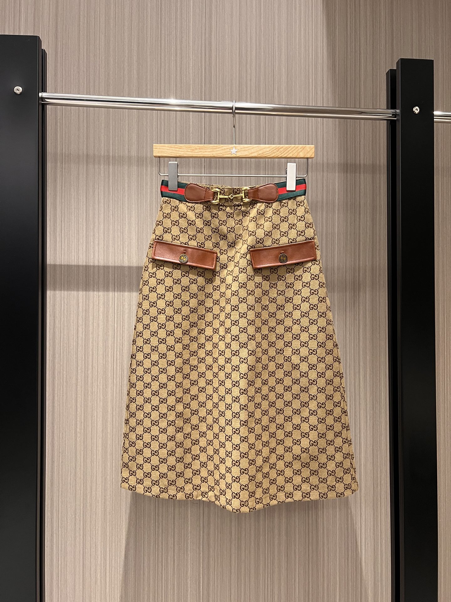 NO:320601,New double G jacquard A-line long skirt with spliced ​​horse buckle red and green belt simple temperament, age-reducing versatile, can be worn with the same small jacket SML, skirts, jackets & coats, alexander wang19860909新款双G提花A字长半裙 拼接马衔扣红绿腰带简约气质 减龄百搭 可搭同款小外套SML,,skirts,jackets & coats,alexander wang,Women's clothing