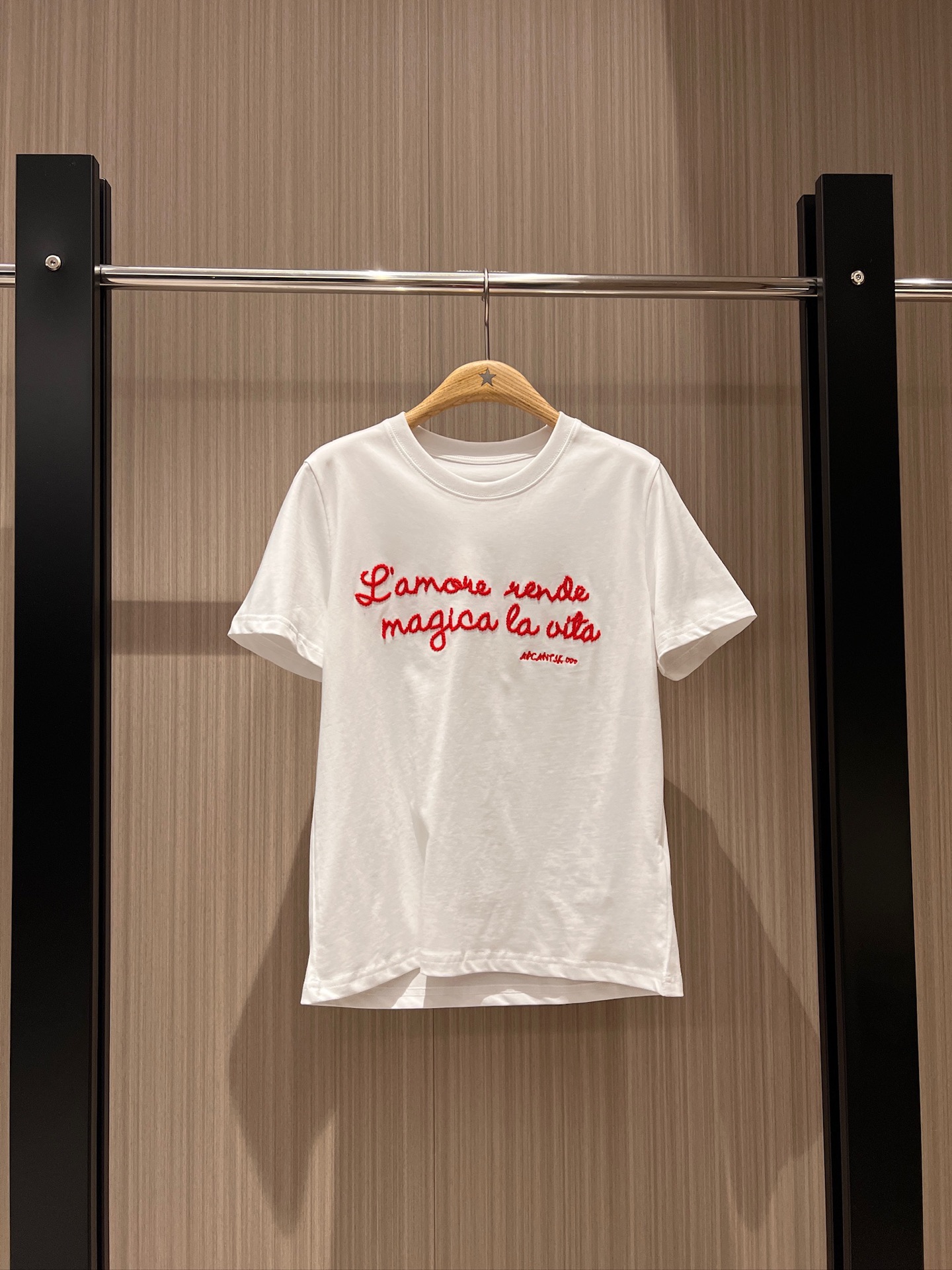 NO:321374,New hollow embroidered alphabet T-shirt, simple, casual, refreshing and versatile, must-have dark blue and white SML, tees, t-shirt, alexander wang19860909新款中空刺绣字母T恤 简约休闲清爽百搭 减龄必备深蓝白色 SML,,tees，t-shirt,alexander wang,Women's clothing