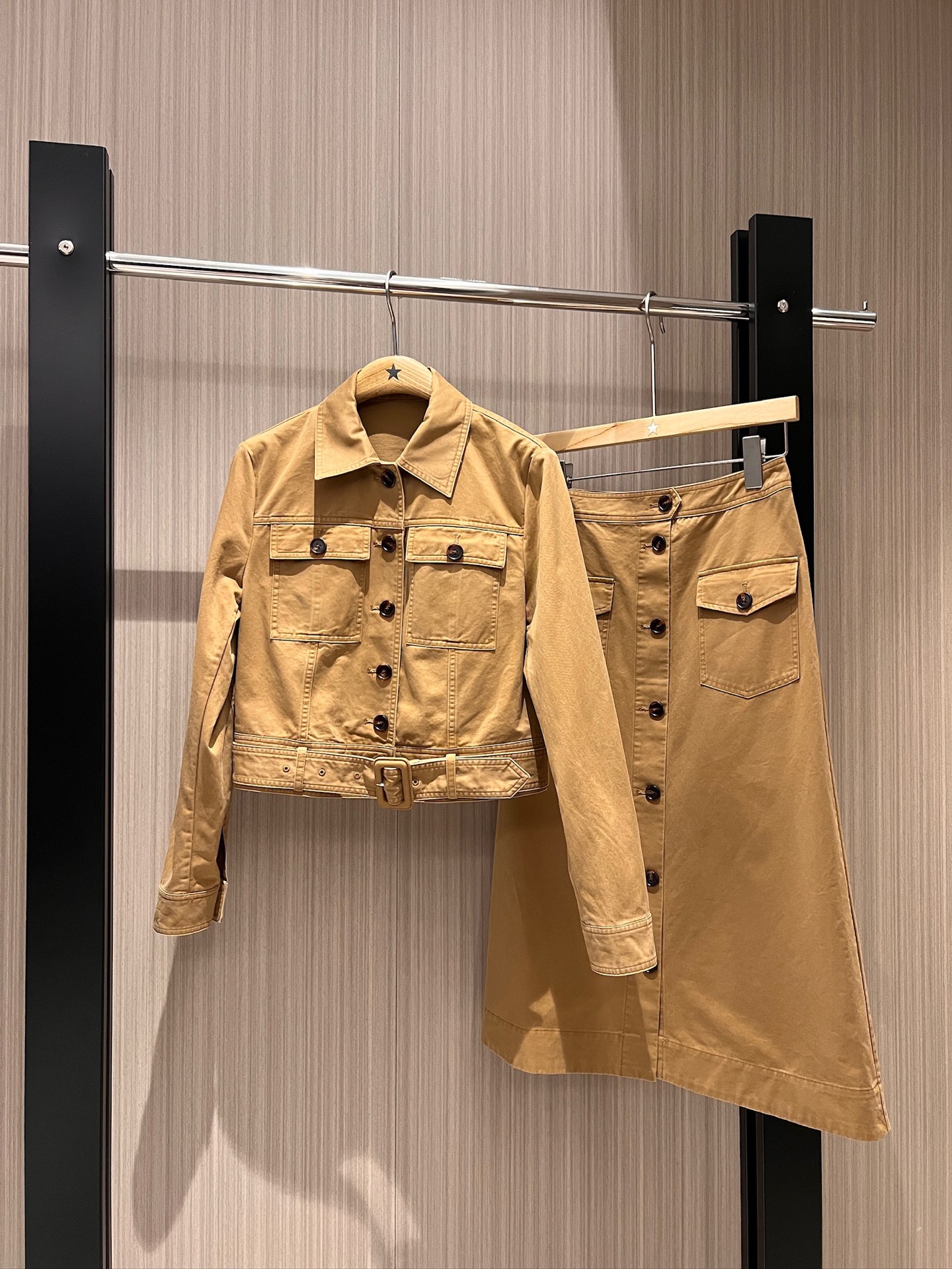 NO:321414,The same style as the jacket for half Song Jia, hunting suit, lapel-breasted lace-up short jacket single-breasted skirt, A-line long skirt belt can be tied with skirt or jacket, modern and fashionable, temperament, skirts, jackets & coats, alexander wang19860909外套半款宋佳同款 狩猎装 翻领排扣系带短款外套单排扣半裙 A字长裙腰带可系半裙或外套 摩登时髦 气质百,,skirts,jackets & coats,alexander wang,Women's clothing