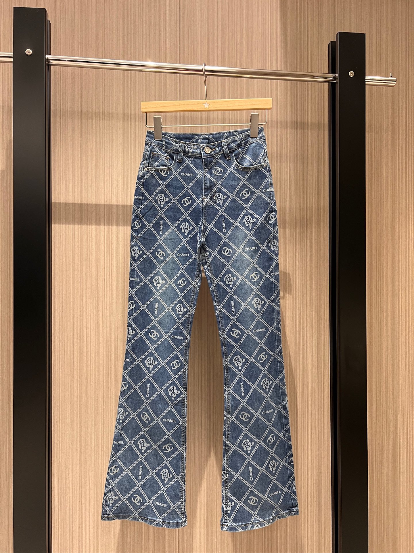 NO:321404,New diamond double C printed micro-flare jeans have elastic fabric, slim and long legs, SML, jeans, alexander wang19860909新款菱格双C印花微喇叭牛仔裤面料有弹力 修身显瘦气质长腿 SML,,jeans,alexander wang,Women's clothing