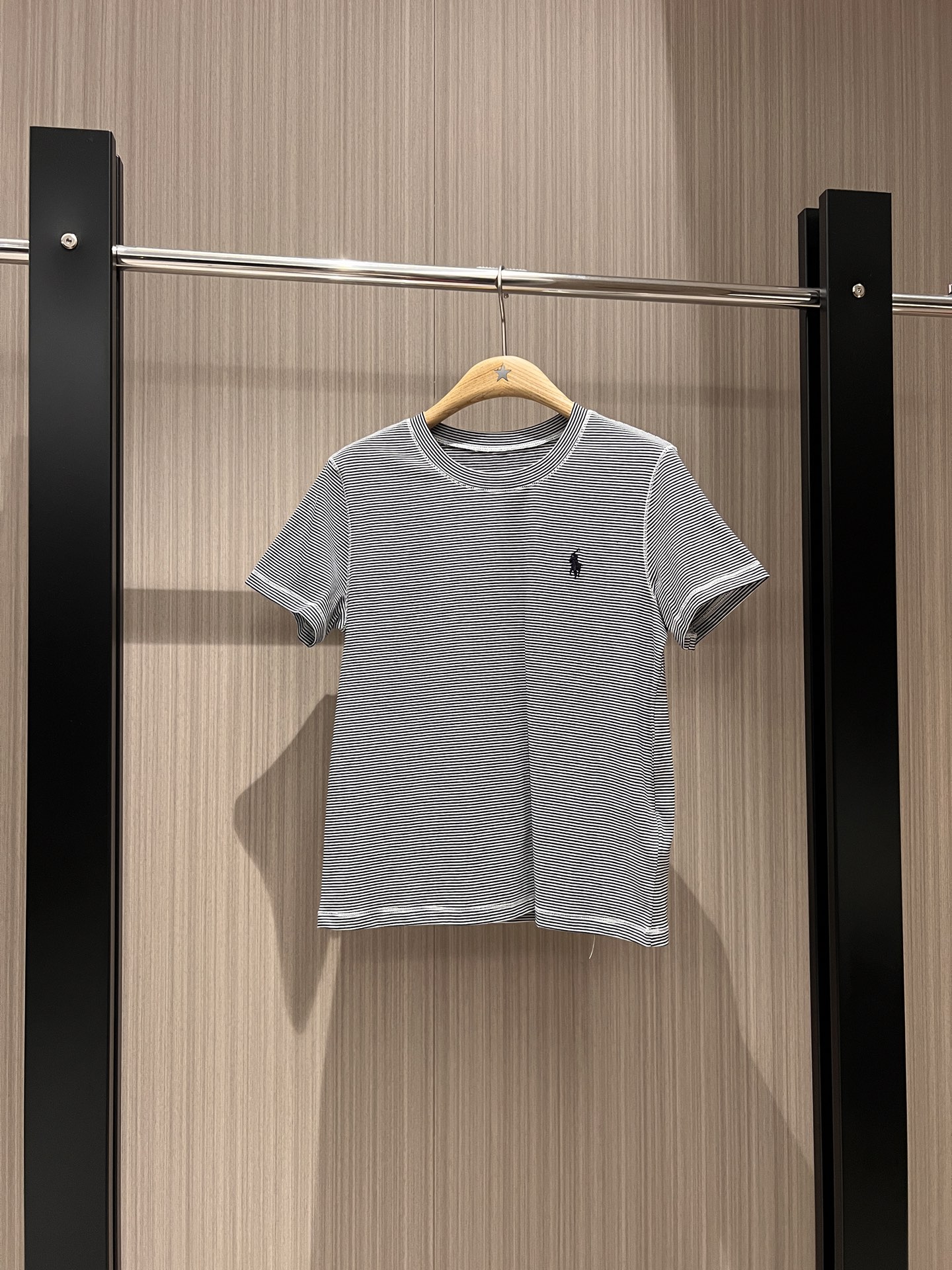 NO:321948,New embroidered pony pinstripe T-shirt simple and casual, essential SML, tees, t-shirt, alexander wang19860909新款刺绣小马细条纹T恤简单休闲 减龄必备SML,,tees，t-shirt,alexander wang,Women's clothing