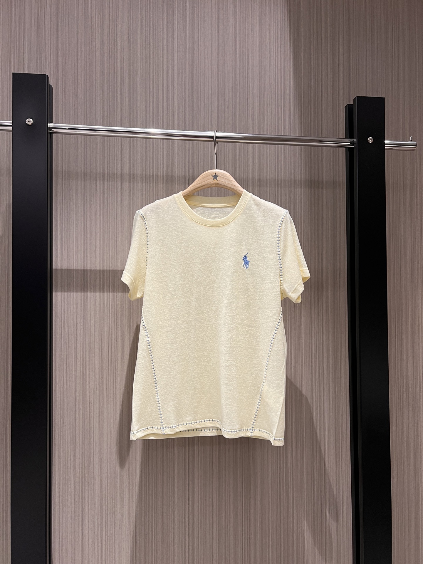 NO:321933,New embroidered pony heavy industry contrast stitching design T-shirt macaron refreshing age-reducing simple casual and fashionable versatile gray powder yellow and white SML, tees, t-shirt, alexander wang19860909新款刺绣小马重工撞色缝线设计T恤马卡龙清爽减龄 简单休闲时尚百搭 灰粉黄白 SML,,tees，t-shirt,alexander wang,Women's clothing