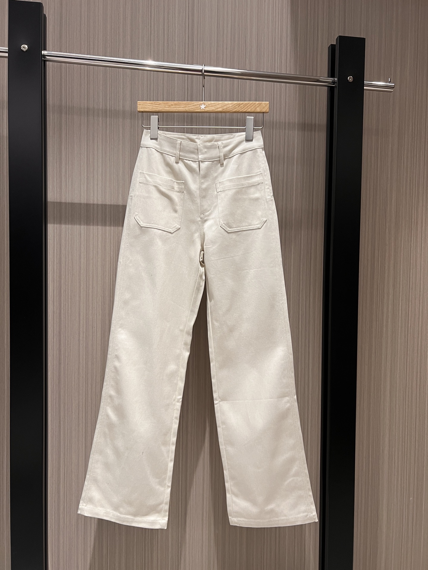 NO:322458,New old-fashioned inner printed wash water white jeans straight-leg pants casual and fashionable simple design age-reducing versatile trousers with curled edges Can be matched with the same denim jacket SML, jeans, jackets & coats, alexander wang19860909新款老花内里印花洗水白色牛仔裤直筒裤休闲时尚 简约设计 减龄百搭裤脚可卷边 可搭同款牛仔外套 SML,,jeans,jackets & coats,alexander wang,Women's clothing