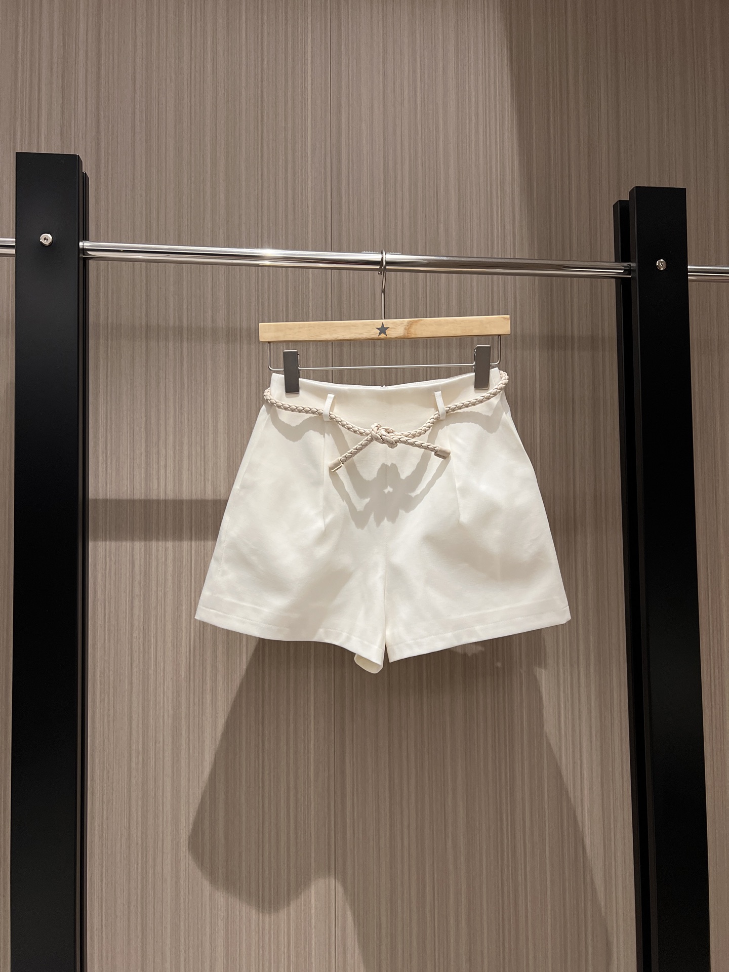 NO:322478,New braided waist rope decoration A-line suit shorts high waist wide legs slim and versatile, casual and age-reducing black and white powder S-XL, shorts, business suit, alexander wang19860909新款编织腰绳装饰 A字西装短裤高腰阔腿 显瘦百搭 休闲减龄黑白粉 S-XL,,shorts,business suit,alexander wang,Women's clothing